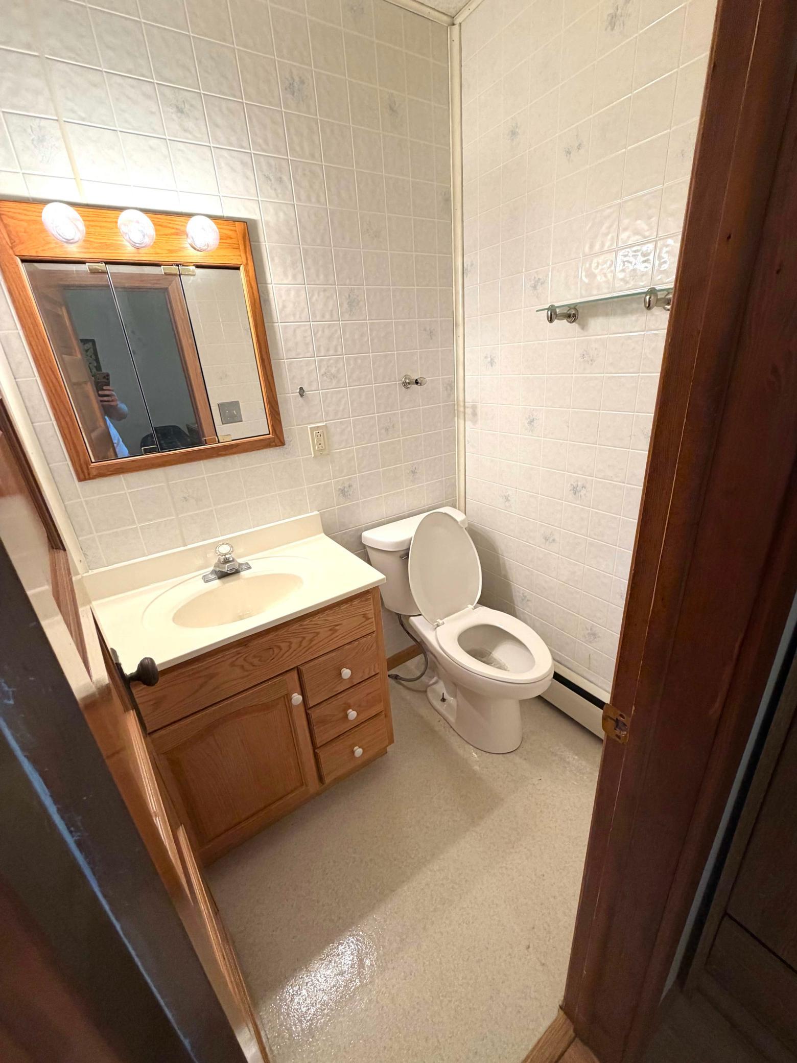 1889 single family home for sale at 318 2nd Street SE in Hallock, MN — 3 bed, 2 bath (photo 17 of 25)