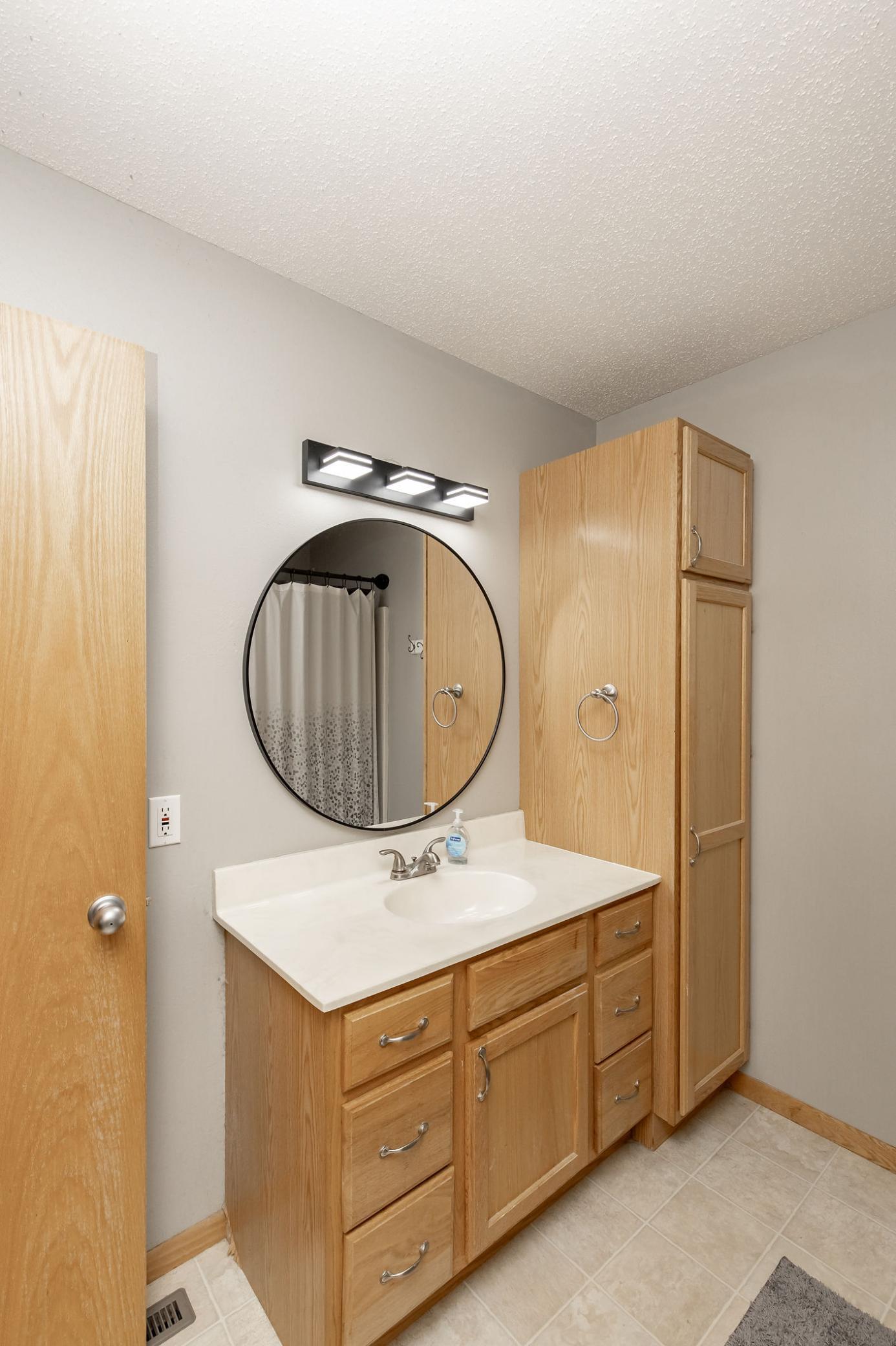 955 42nd Avenue W, West Fargo ND 58078 - Photo 18 of 48