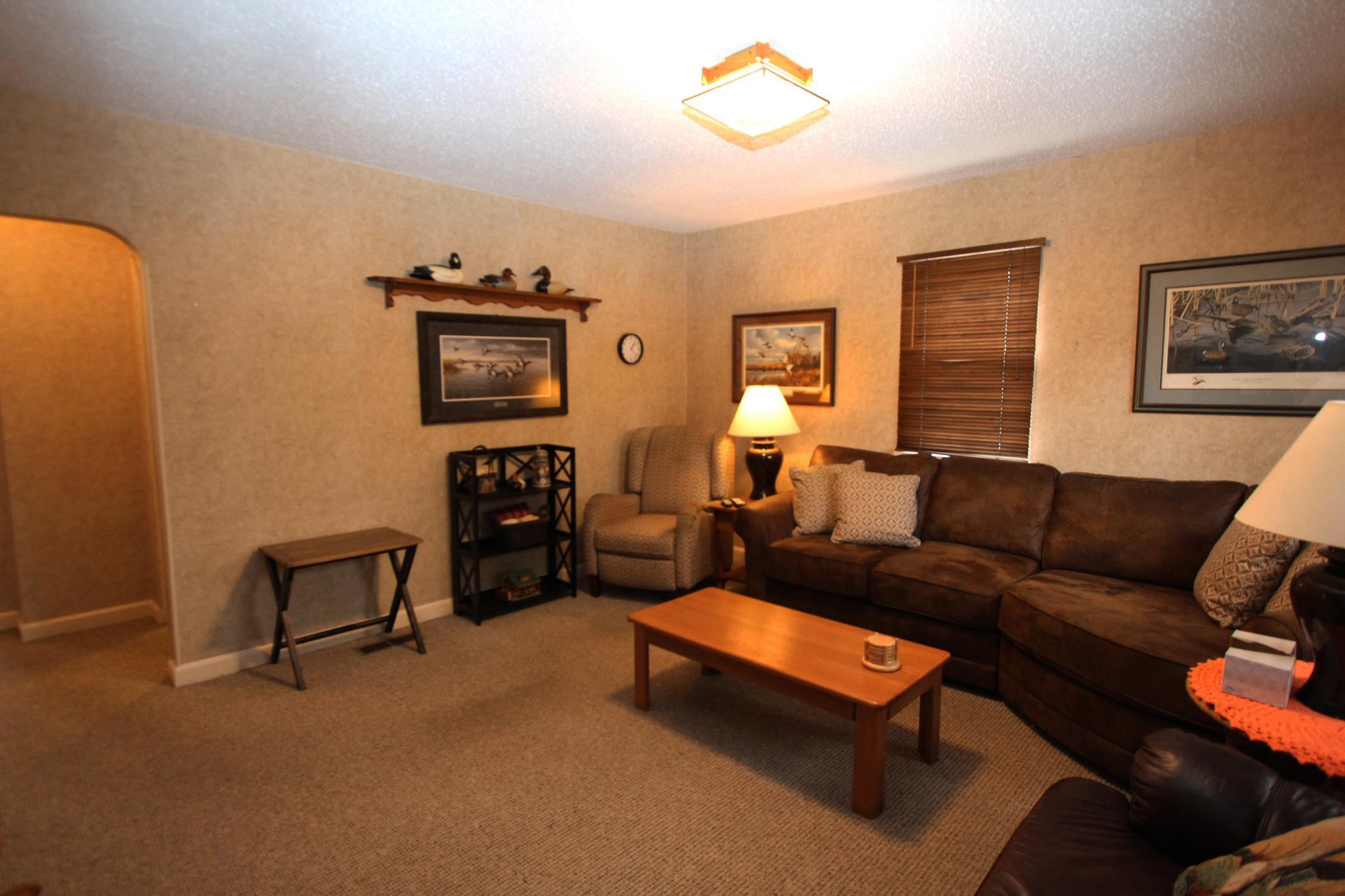 1942 single family home for sale at 312 Kendall Avenue N in Thief River Falls, MN — 4 bed, 2 bath (photo 4 of 48)