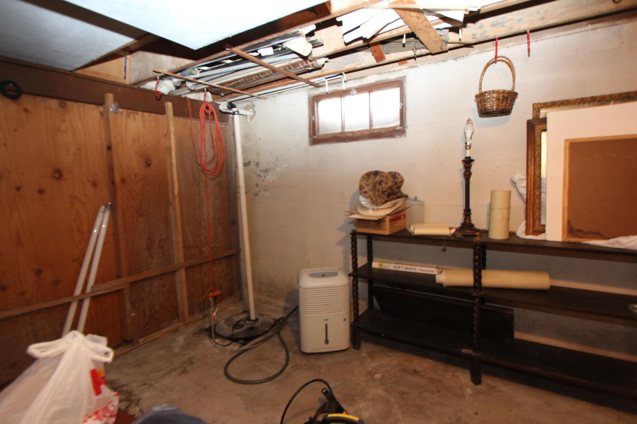 1942 single family home for sale at 312 Kendall Avenue N in Thief River Falls, MN — 4 bed, 2 bath (photo 34 of 48)