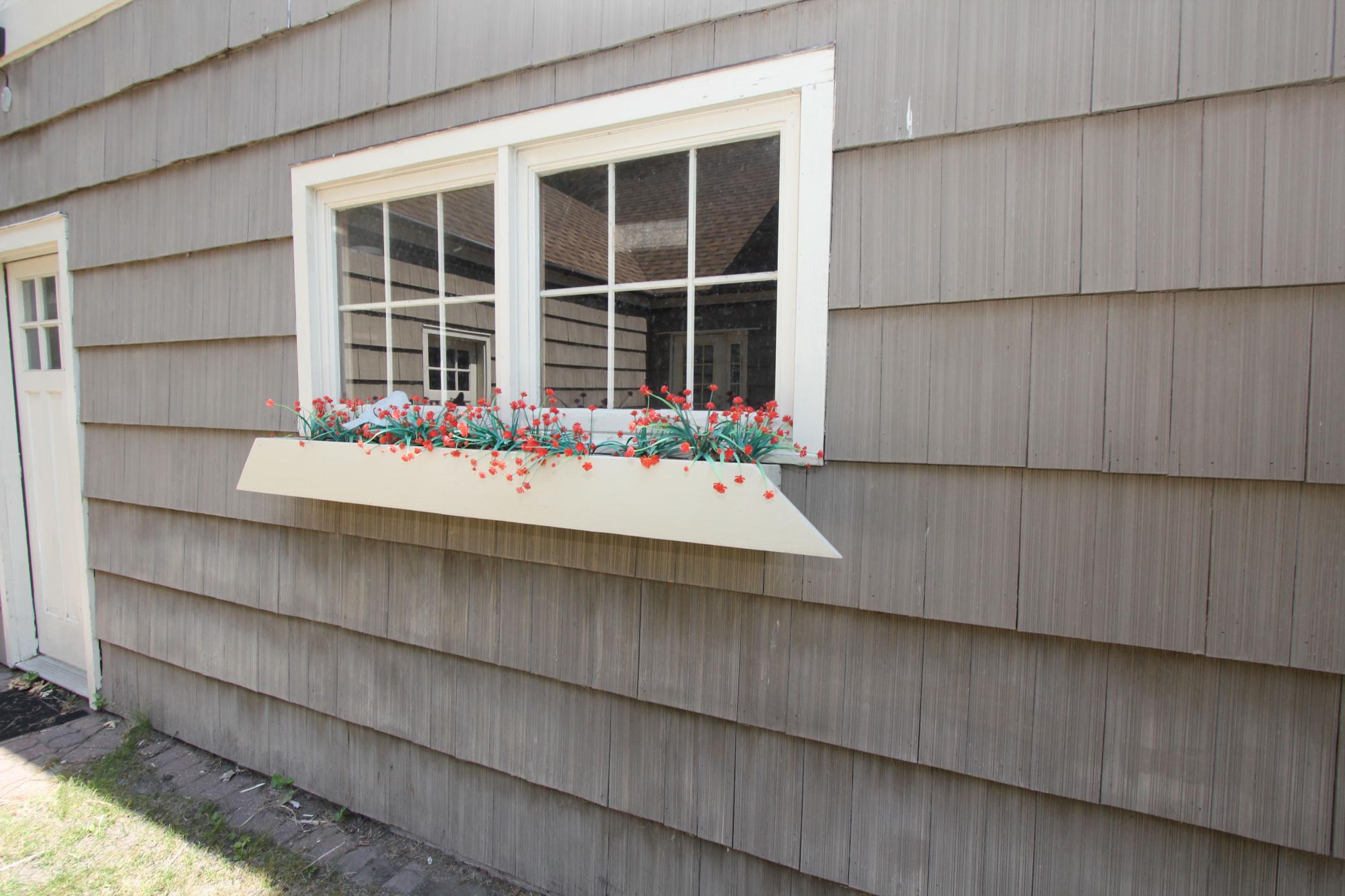 1942 single family home for sale at 312 Kendall Avenue N in Thief River Falls, MN — 4 bed, 2 bath (photo 38 of 48)