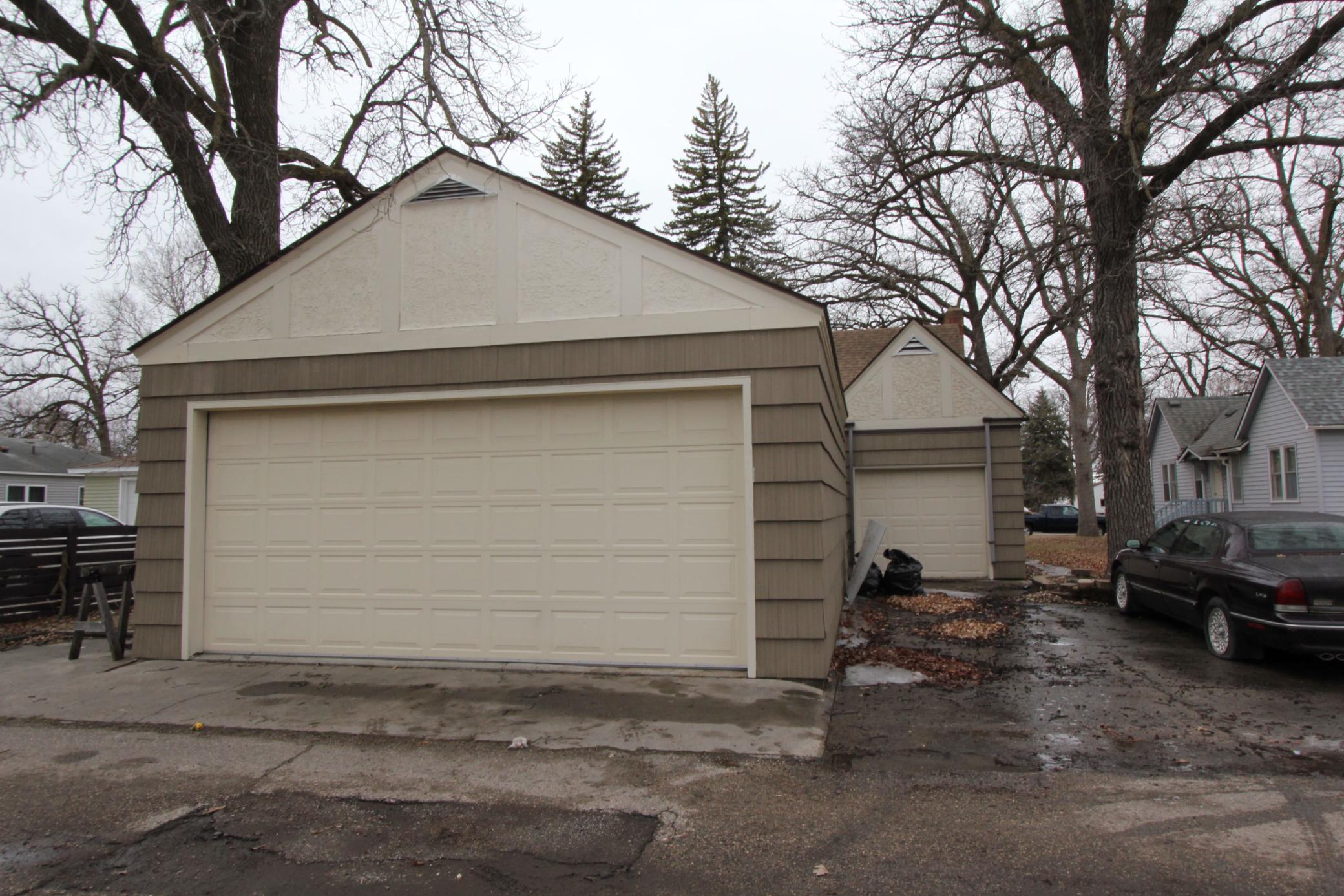 1942 single family home for sale at 312 Kendall Avenue N in Thief River Falls, MN — 4 bed, 2 bath (photo 44 of 48)