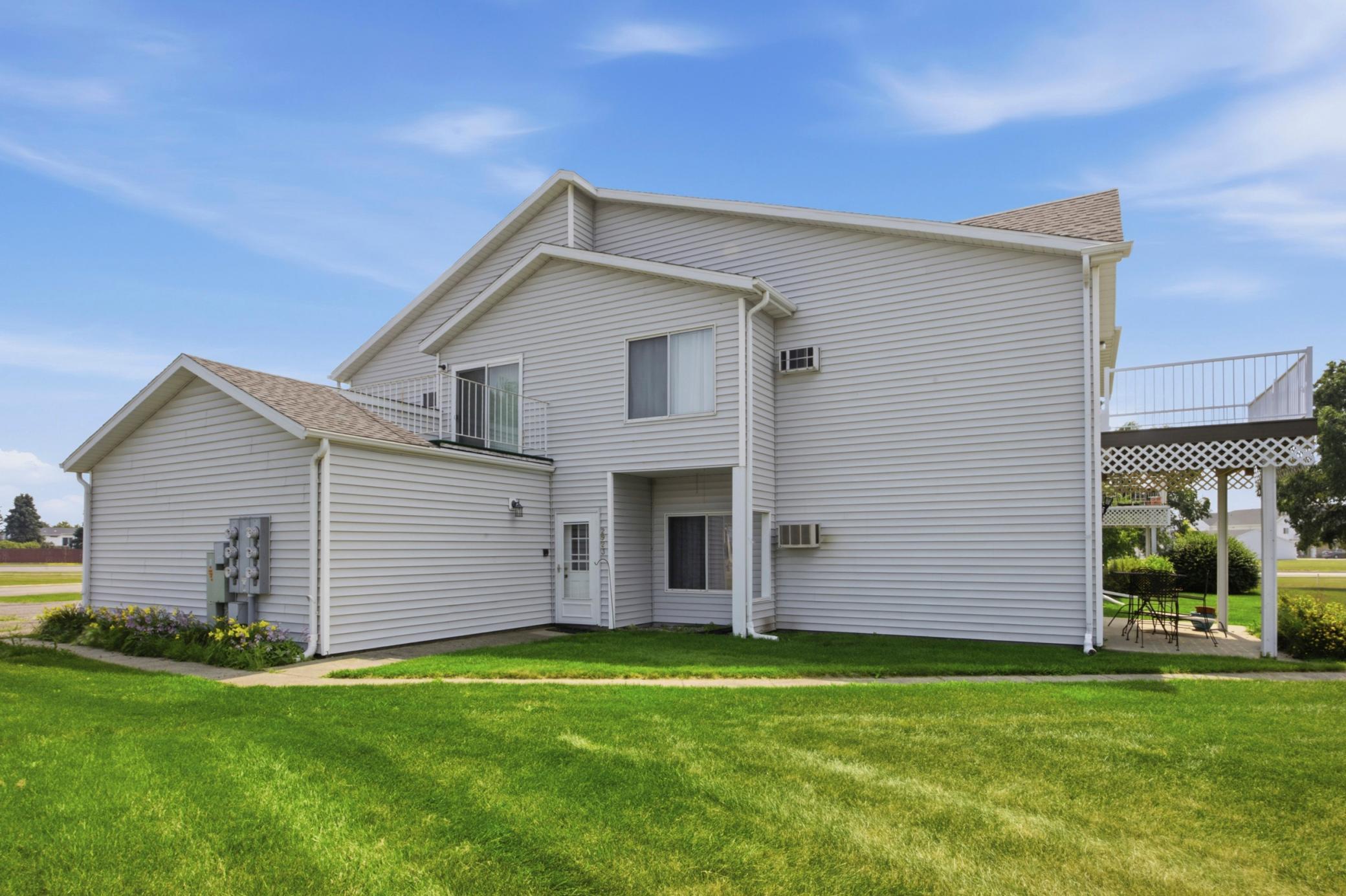 2923 32nd Street S, Moorhead MN 56560 - Photo 2 of 27