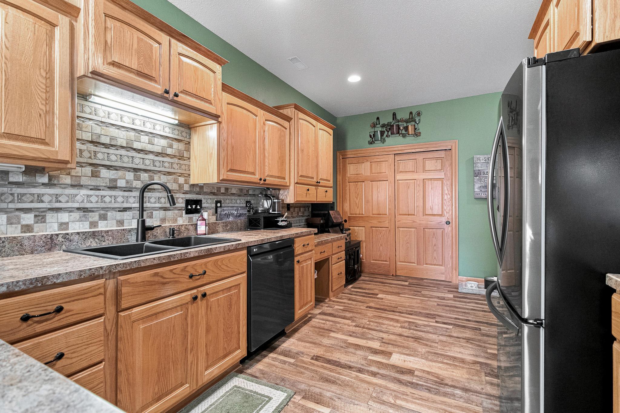 508 19th Avenue W, West Fargo ND 58078 - Photo 11 of 24
