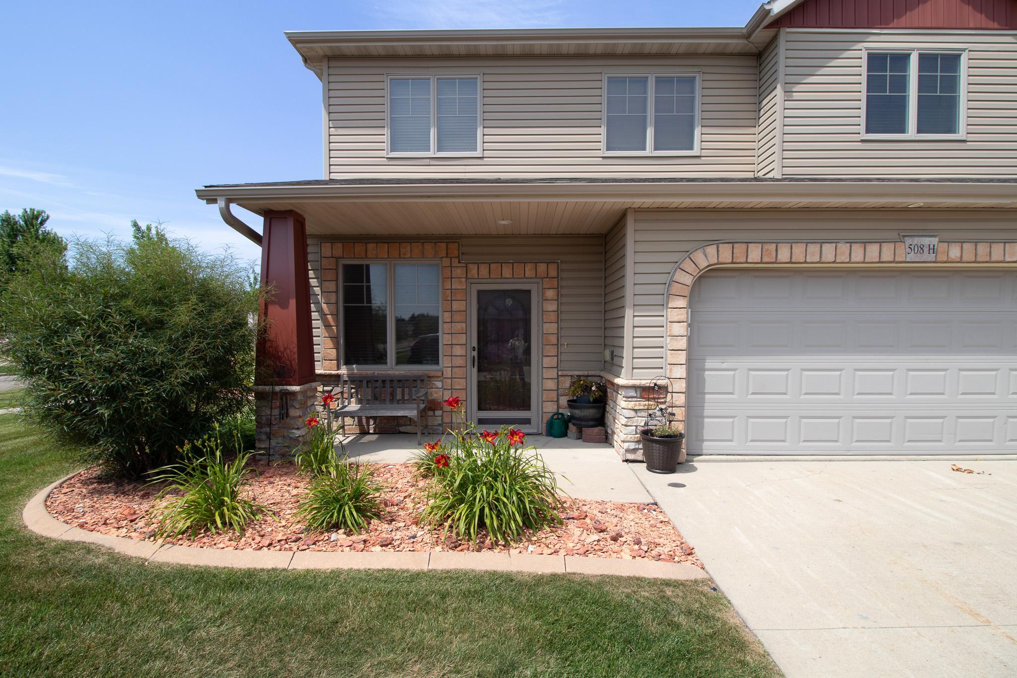 508 19th Avenue W, West Fargo ND 58078 - Photo 3 of 24