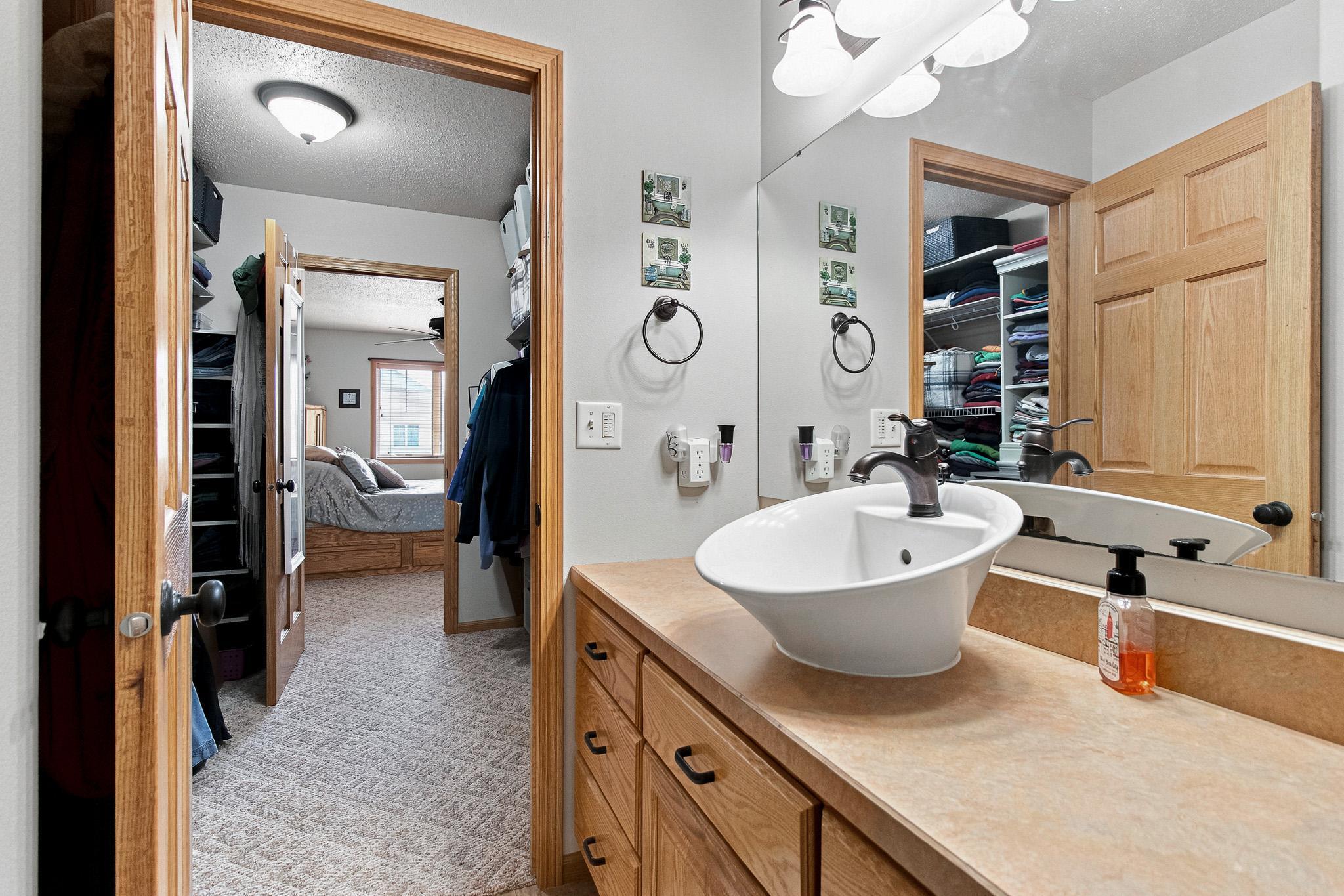 508 19th Avenue W, West Fargo ND 58078 - Photo 21 of 24