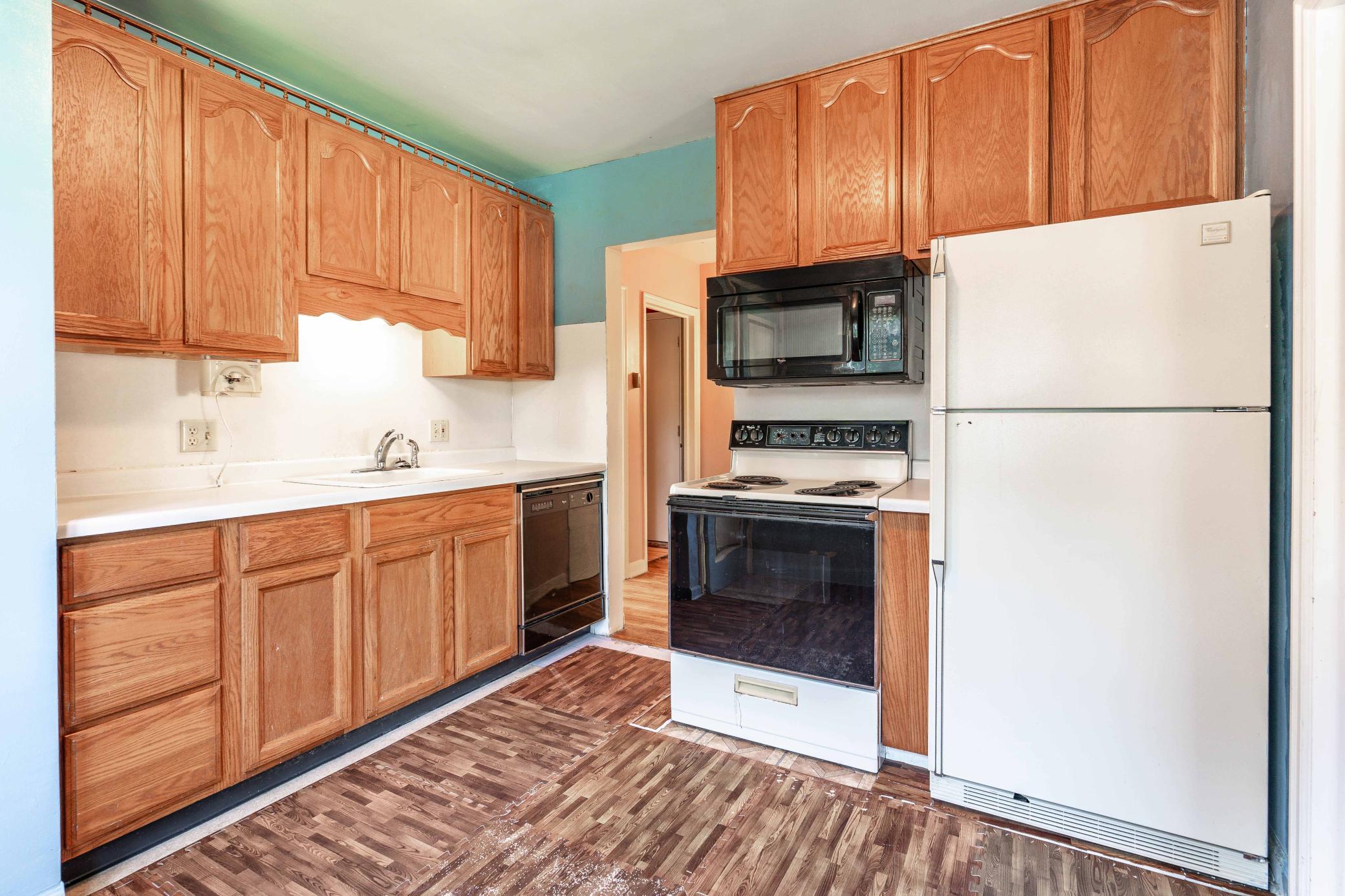 211 5th Street SE, Pelican Rapids MN 56572 - Photo 16 of 39