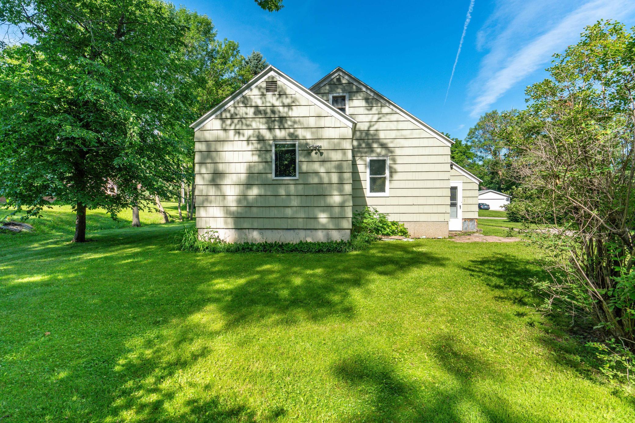 211 5th Street SE, Pelican Rapids MN 56572 - Photo 6 of 39