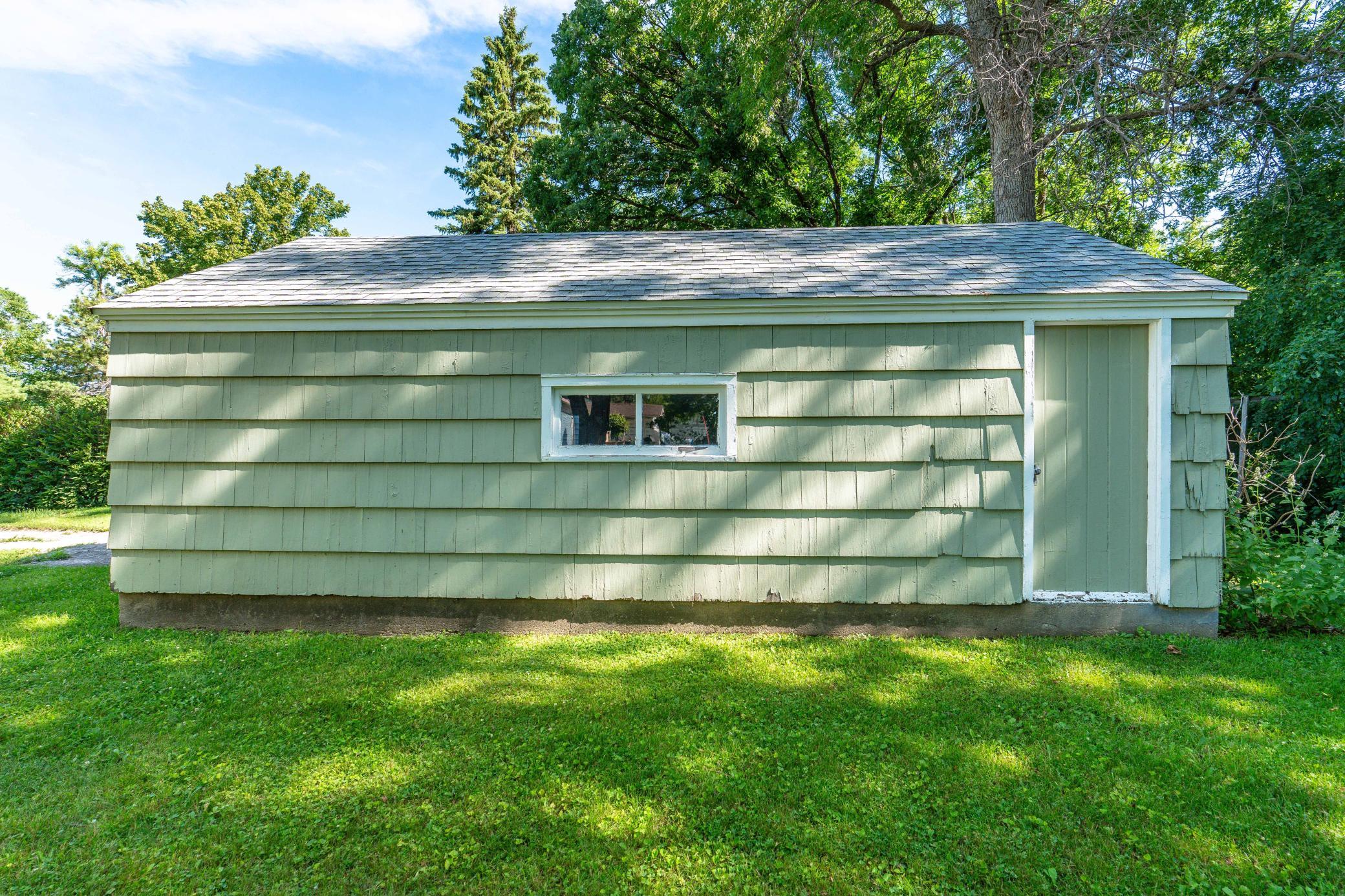 211 5th Street SE, Pelican Rapids MN 56572 - Photo 8 of 39