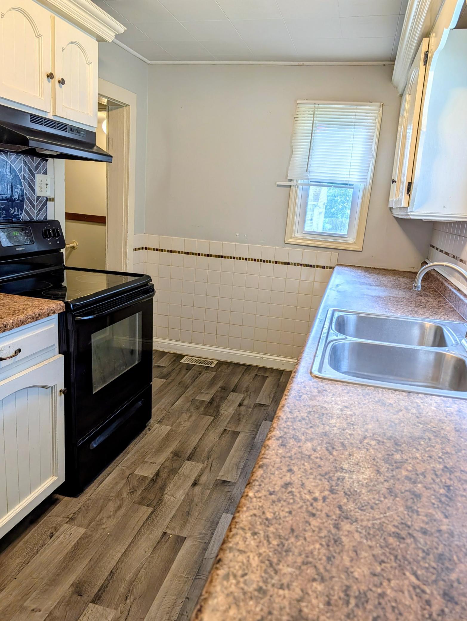 523 11th Street N, Moorhead MN 56560 - Photo 13 of 34