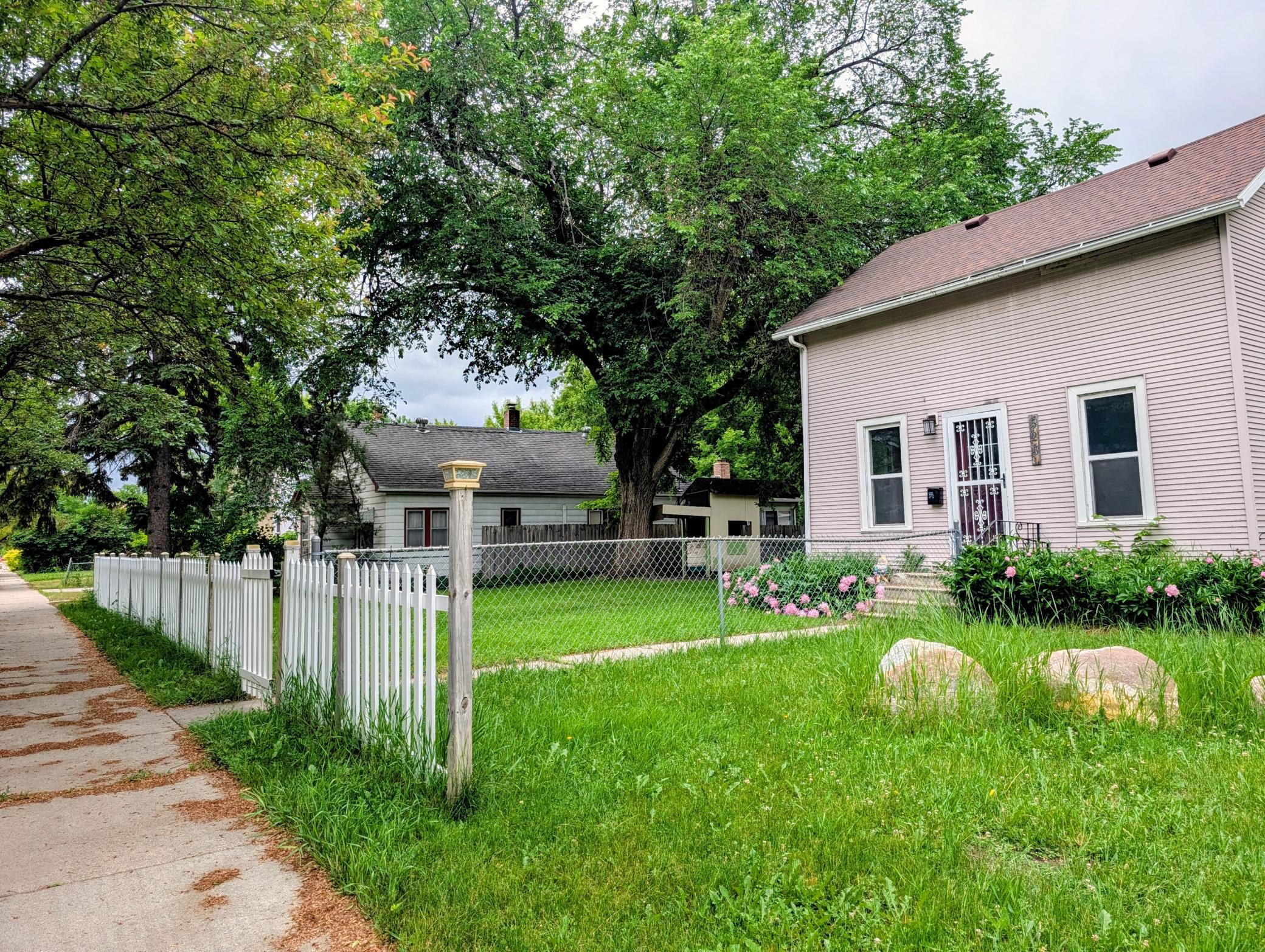 523 11th Street N, Moorhead MN 56560 - Photo 7 of 34