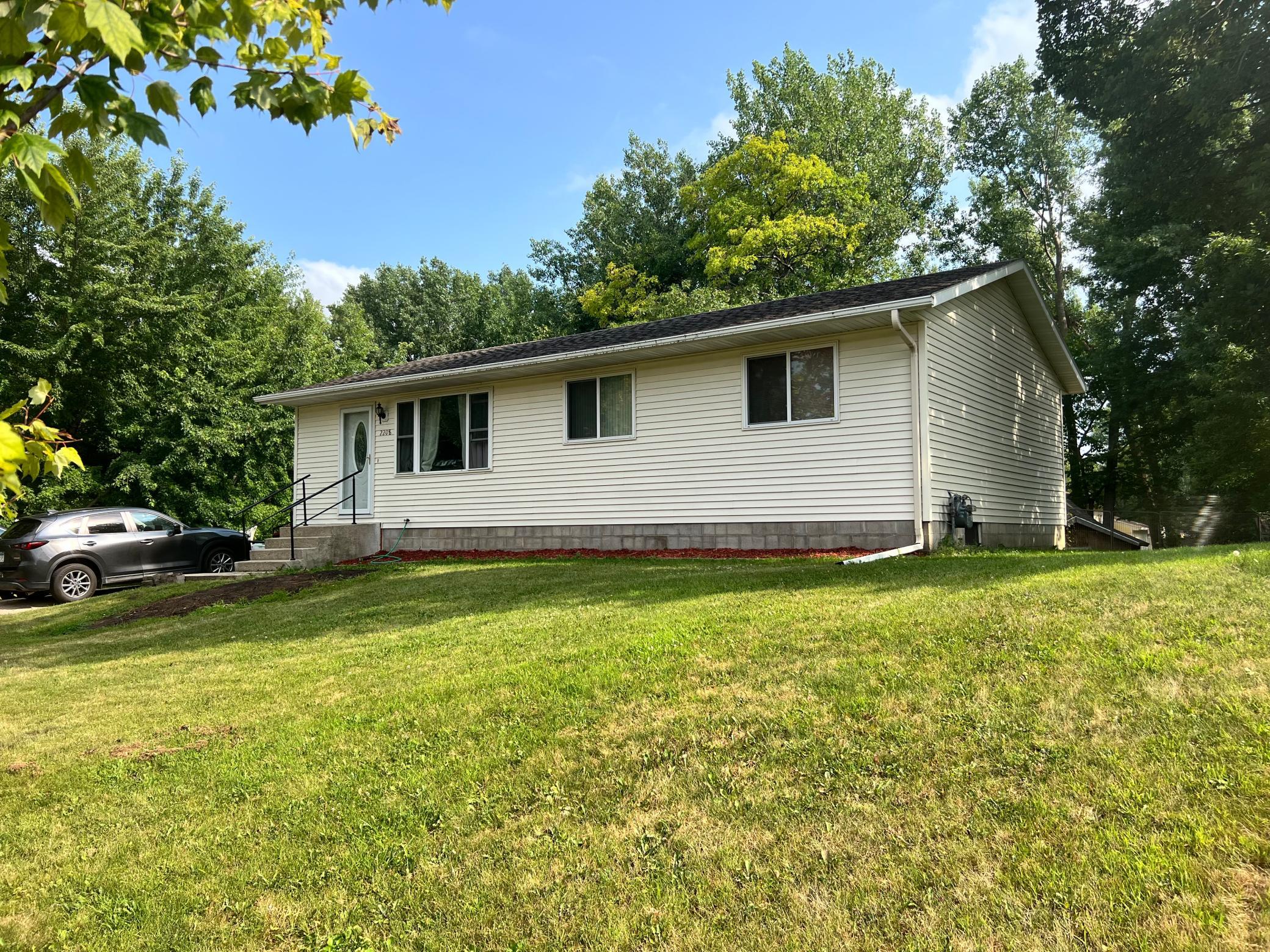 2208 Darling Avenue E, Alexandria MN 56308 - Photo 2 of 25