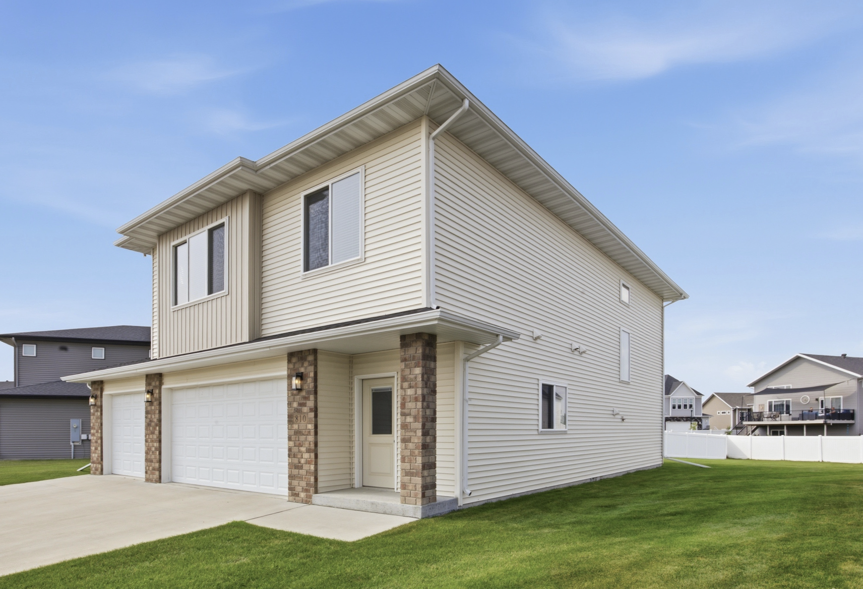 810 Albert Drive W, West Fargo ND 58078 - Photo 4 of 37