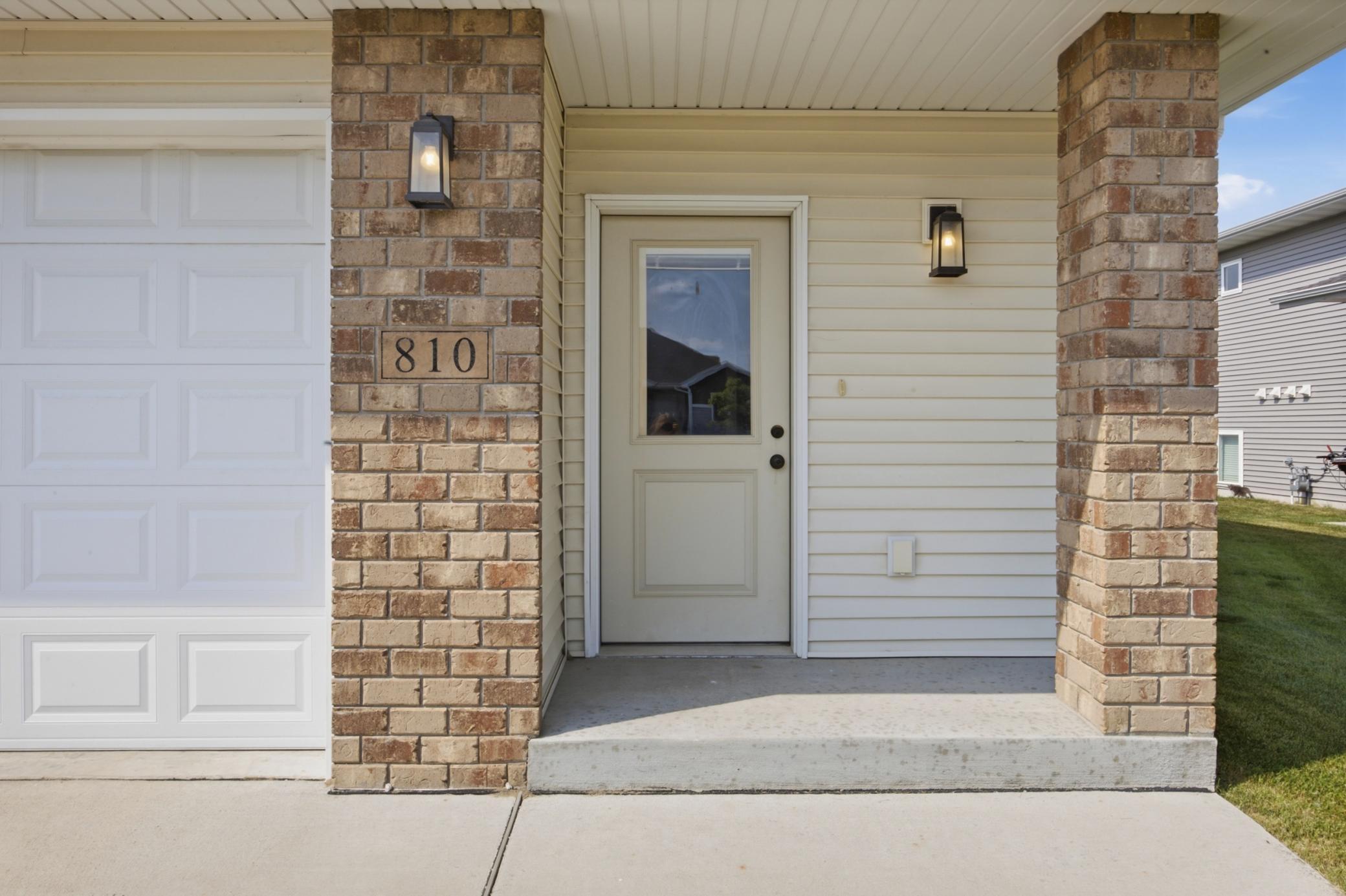 810 Albert Drive W, West Fargo ND 58078 - Photo 5 of 37