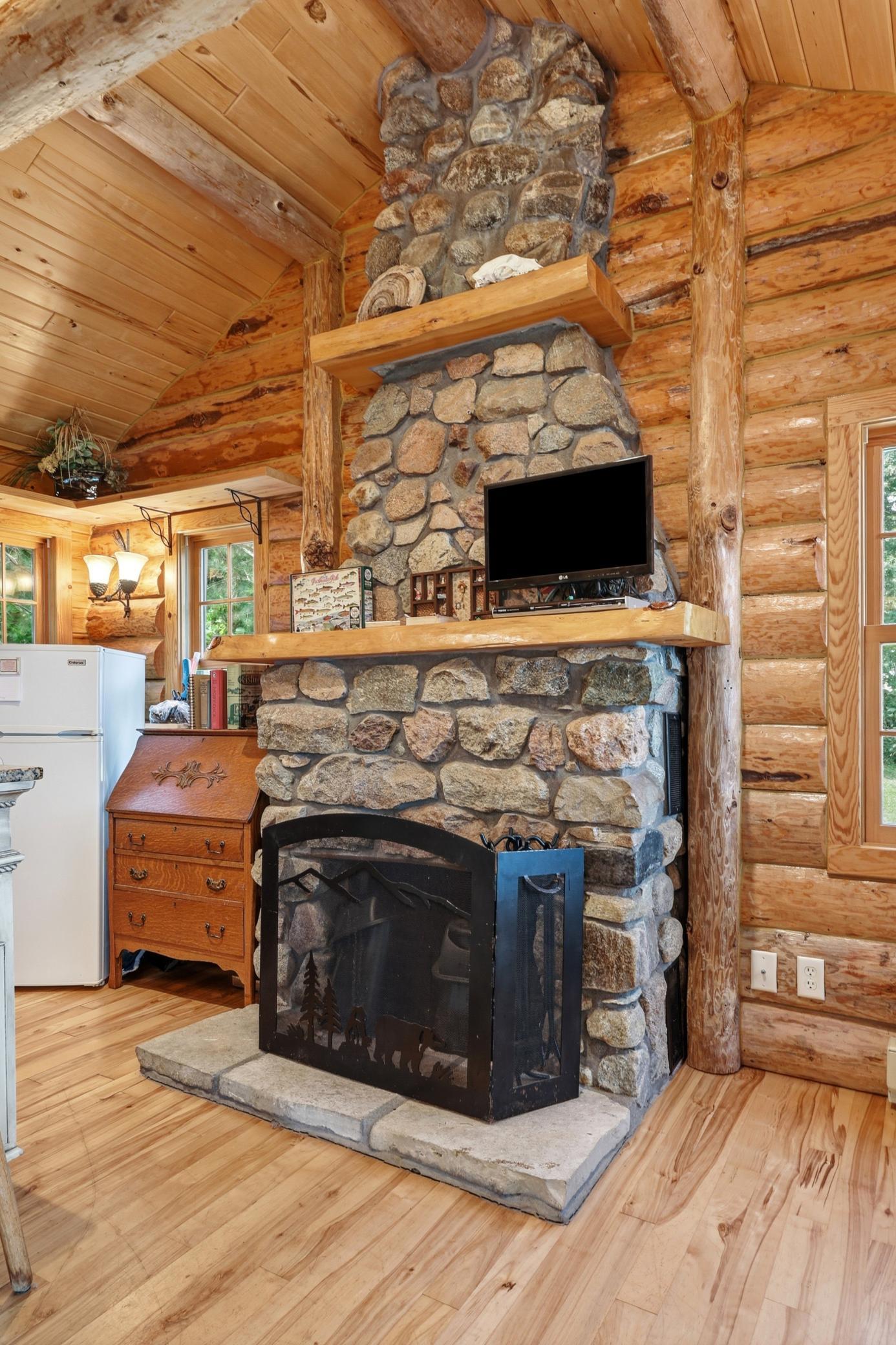 1960 single family home for sale at 20705 W Toad Lake Drive in Osage, MN — 2 bed, 3 bath (photo 23 of 52)