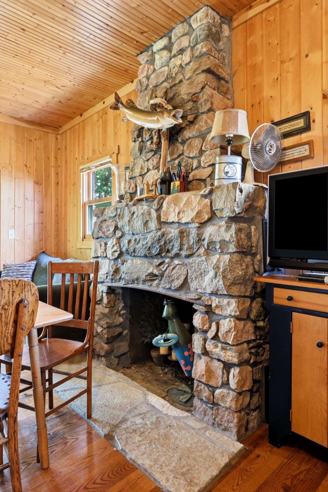 1960 single family home for sale at 20705 W Toad Lake Drive in Osage, MN — 2 bed, 3 bath (photo 6 of 52)