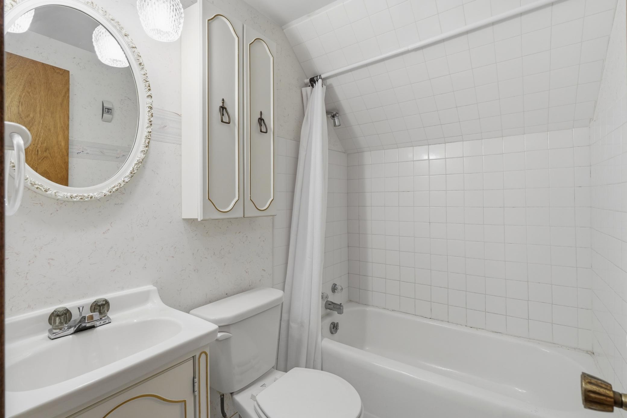 1903 single family home for sale at 707 Washington Avenue in Crookston, MN — 4 bed, 2 bath (photo 18 of 35)