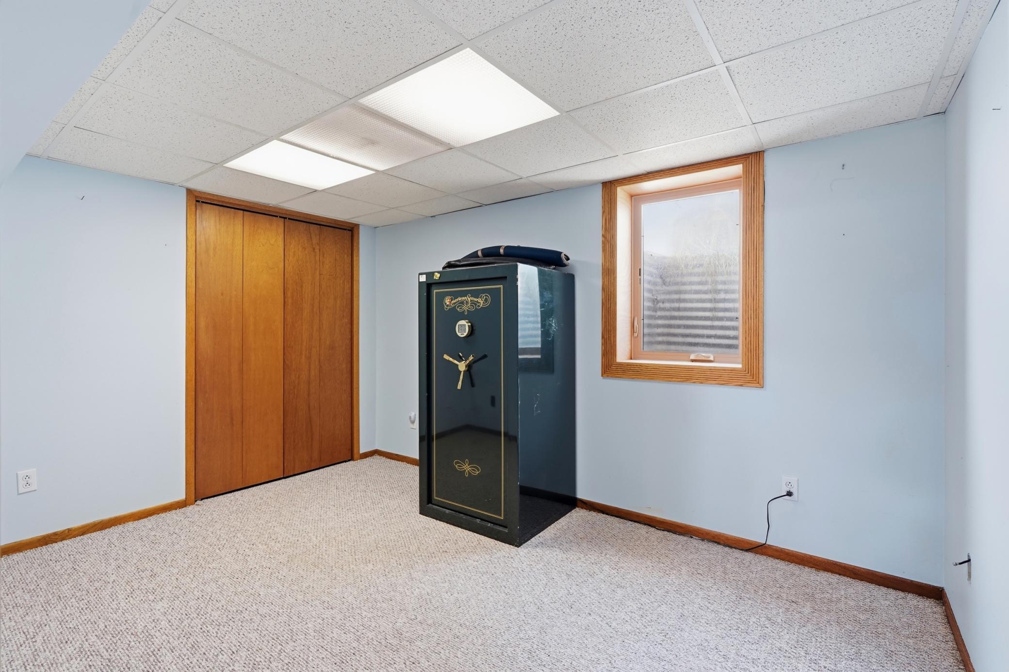 1903 single family home for sale at 707 Washington Avenue in Crookston, MN — 4 bed, 2 bath (photo 20 of 35)