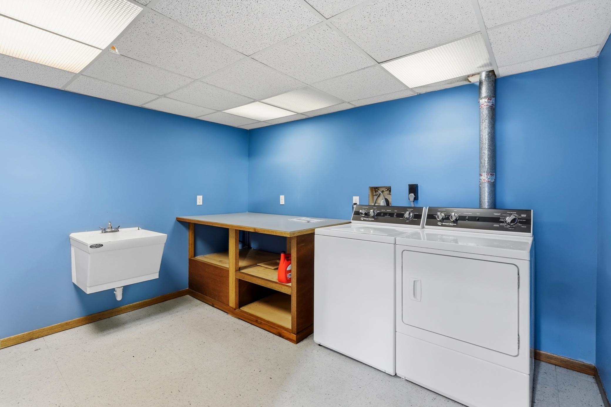 1903 single family home for sale at 707 Washington Avenue in Crookston, MN — 4 bed, 2 bath (photo 21 of 35)