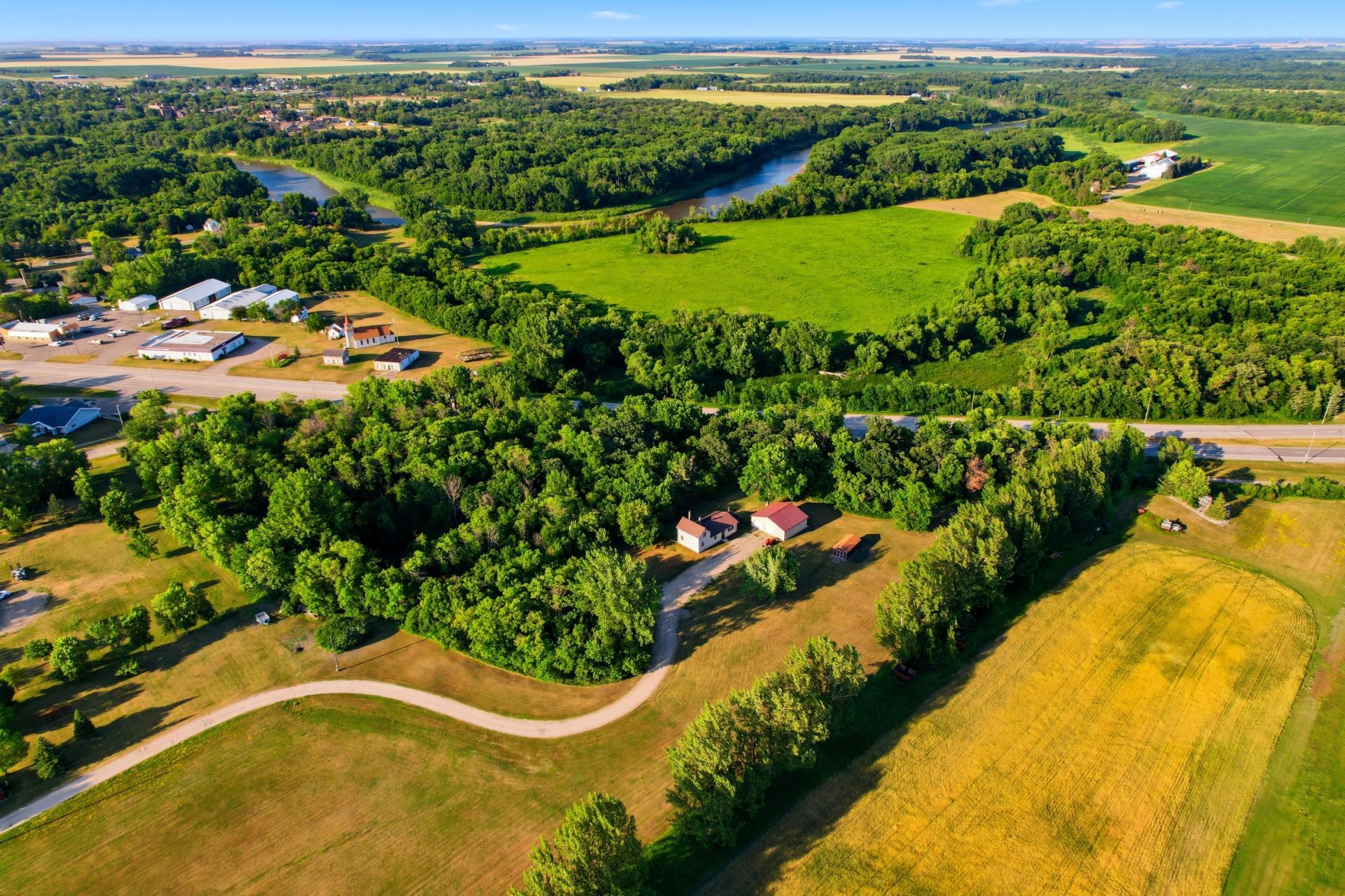1903 single family home for sale at 707 Washington Avenue in Crookston, MN — 4 bed, 2 bath (photo 31 of 35)