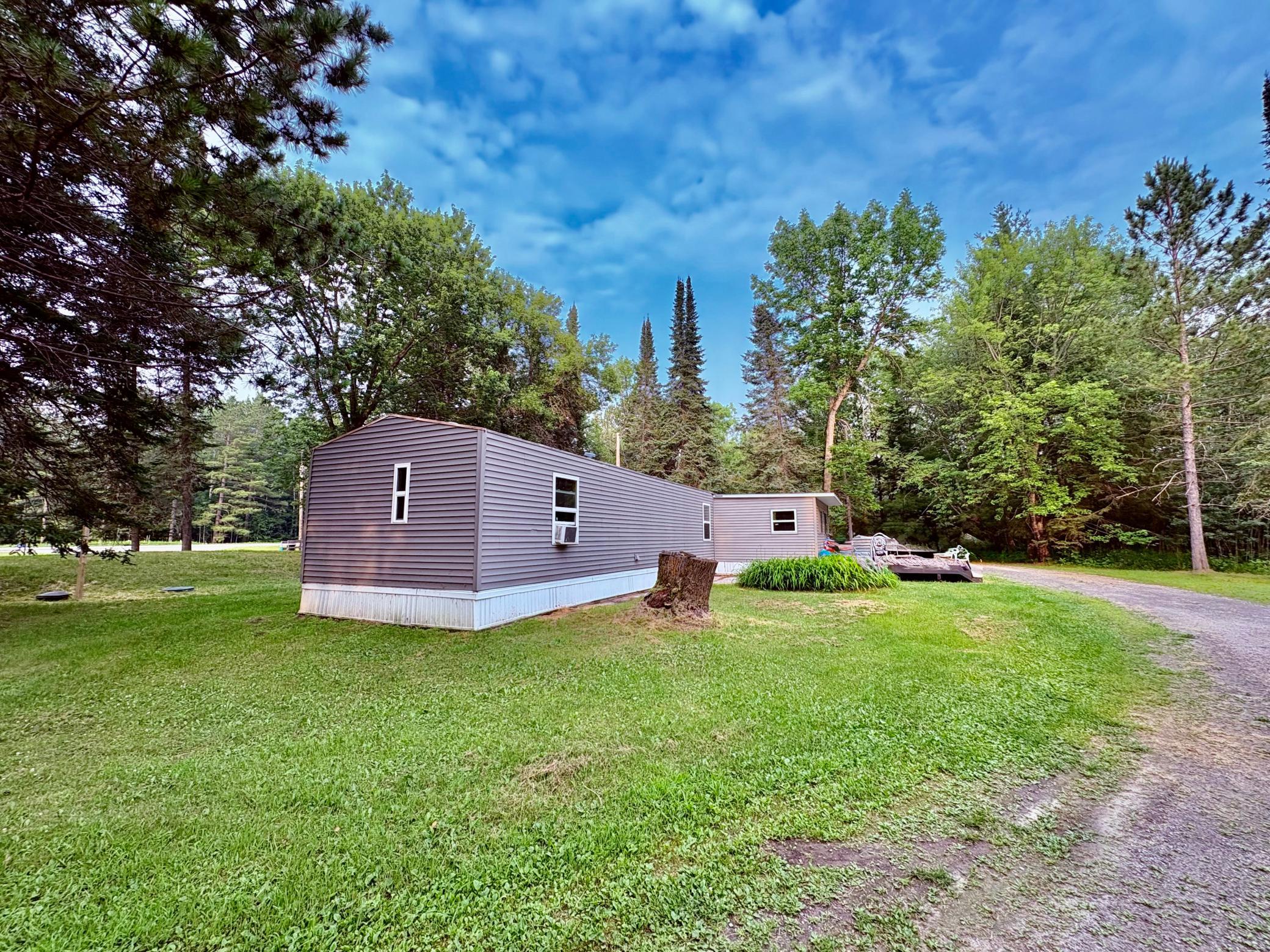 1985 single family home for sale at 1473 State Highway 172 NW in Baudette, MN — 3 bed, 2 bath (photo 2 of 34)