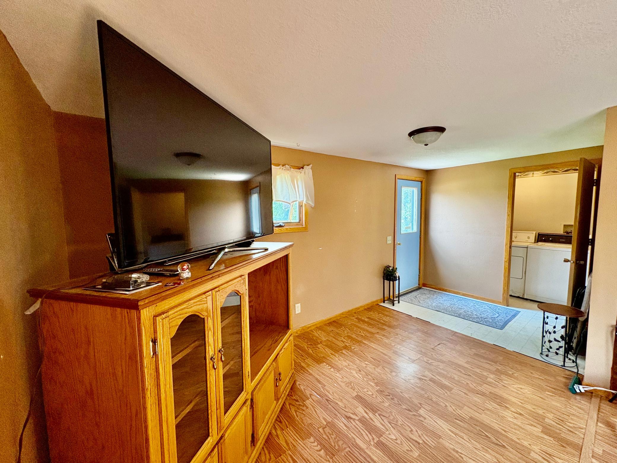 1911 single family home for sale at 122 2nd Avenue SE in Baudette, MN — 4 bed, 2 bath (photo 12 of 32)