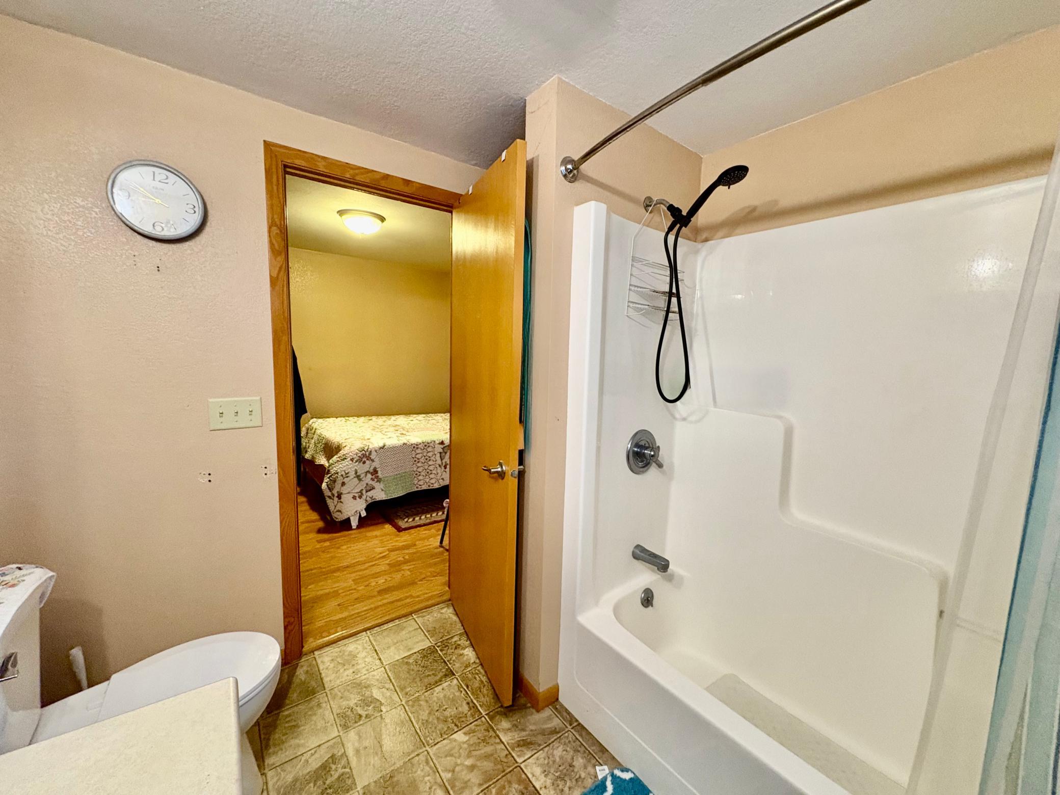 1911 single family home for sale at 122 2nd Avenue SE in Baudette, MN — 4 bed, 2 bath (photo 17 of 32)