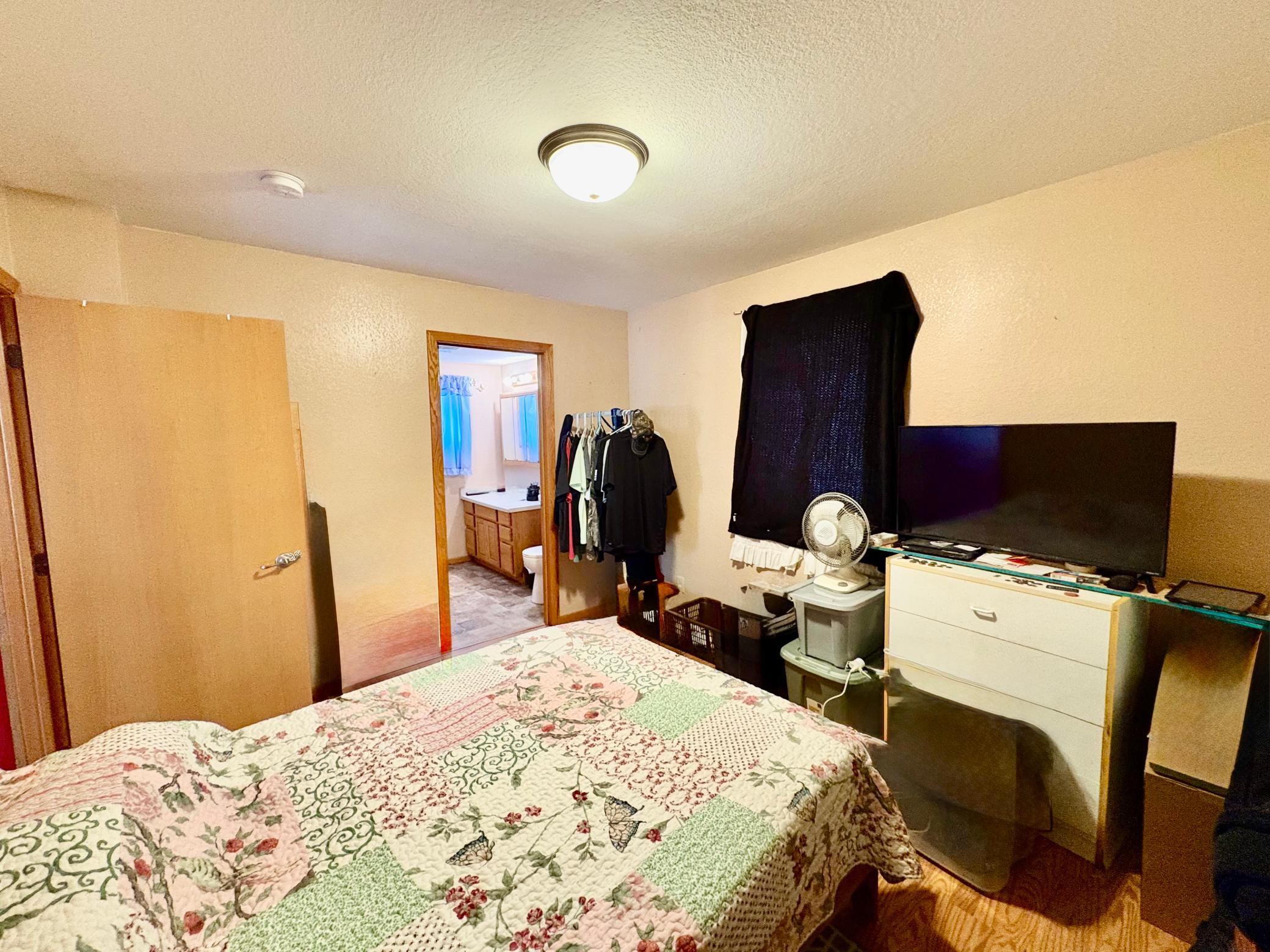 1911 single family home for sale at 122 2nd Avenue SE in Baudette, MN — 4 bed, 2 bath (photo 18 of 32)