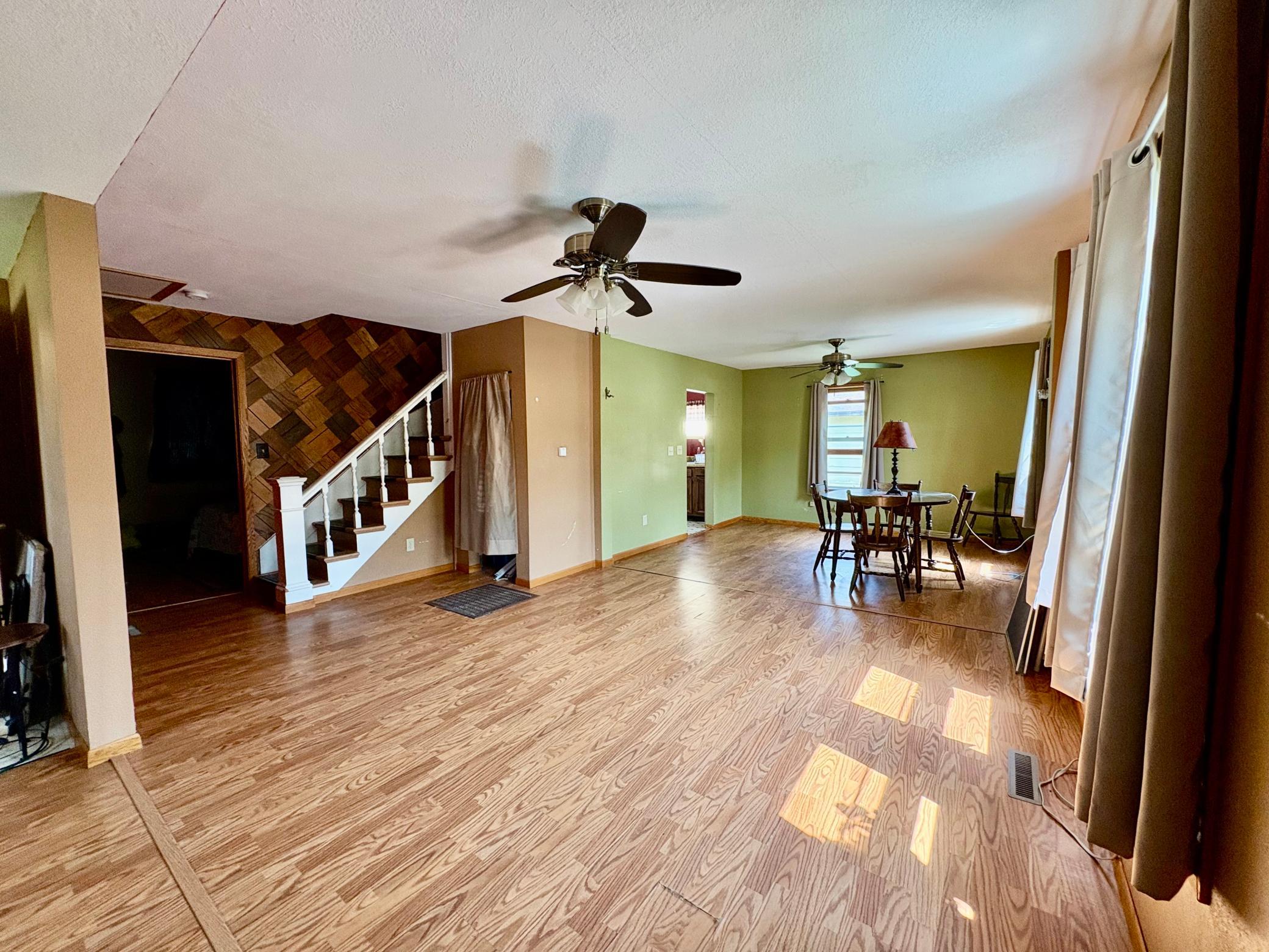 1911 single family home for sale at 122 2nd Avenue SE in Baudette, MN — 4 bed, 2 bath (photo 19 of 32)