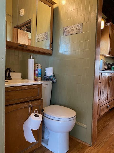 1910 single family home for sale at 430 1st Street in Arthur, ND — 4 bed, 2 bath (photo 19 of 45)