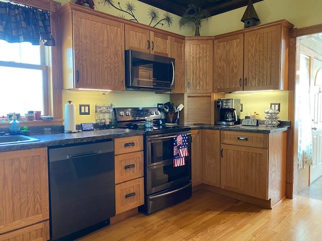 1910 single family home for sale at 430 1st Street in Arthur, ND — 4 bed, 2 bath (photo 7 of 45)