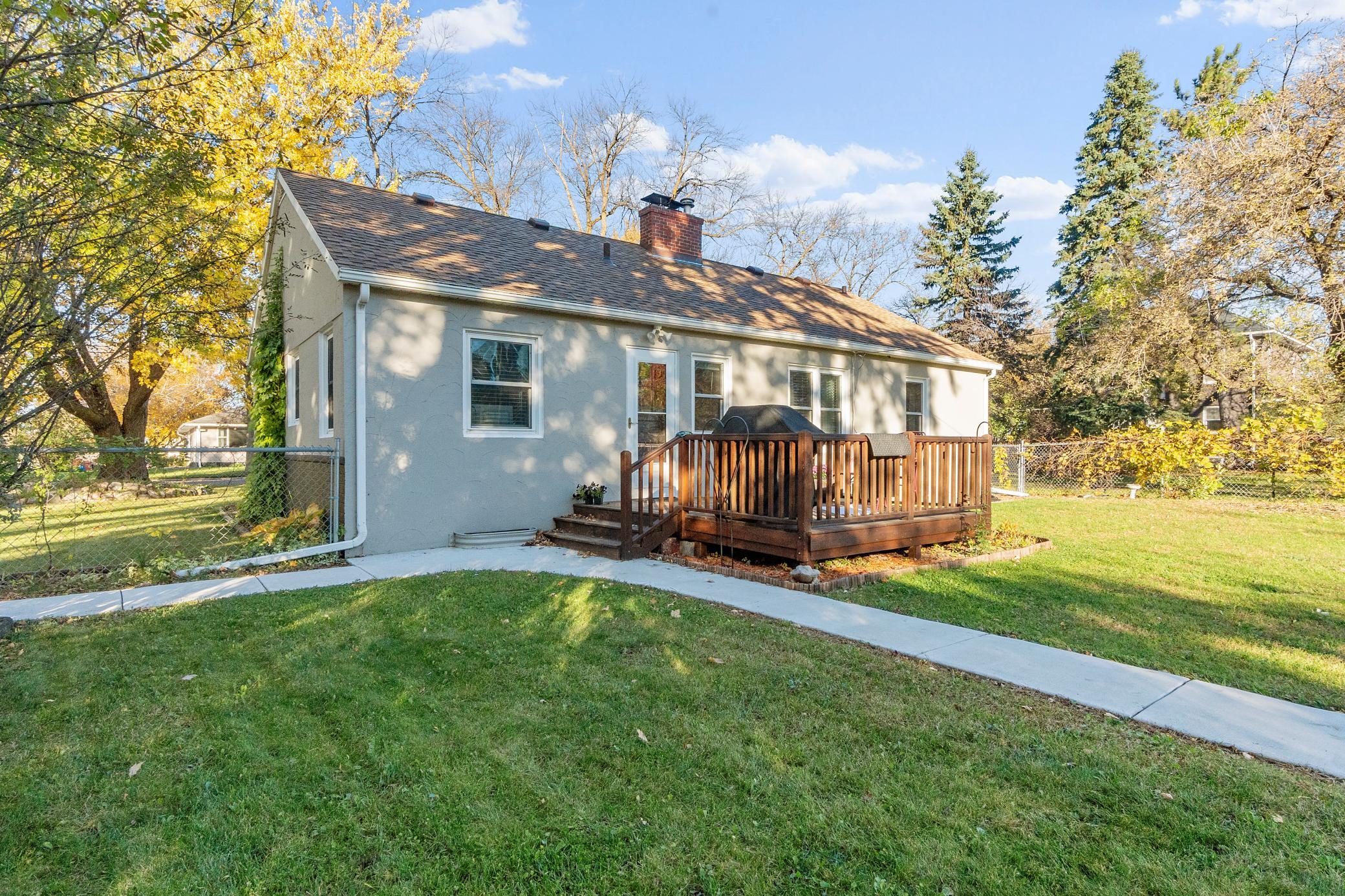 1947 single family home for sale at 1019 Ash Street in Alexandria, MN — 3 bed, 2 bath (photo 11 of 86)