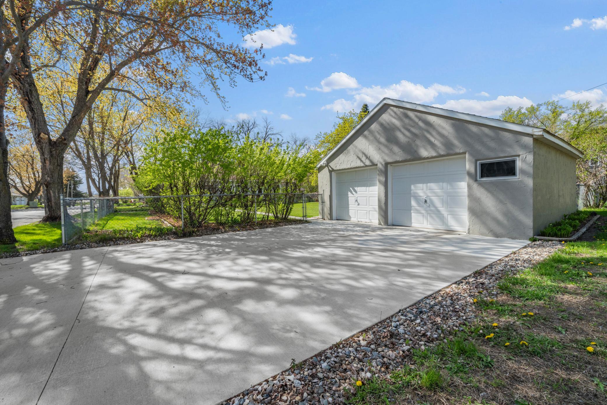 1947 single family home for sale at 1019 Ash Street in Alexandria, MN — 3 bed, 2 bath (photo 13 of 86)