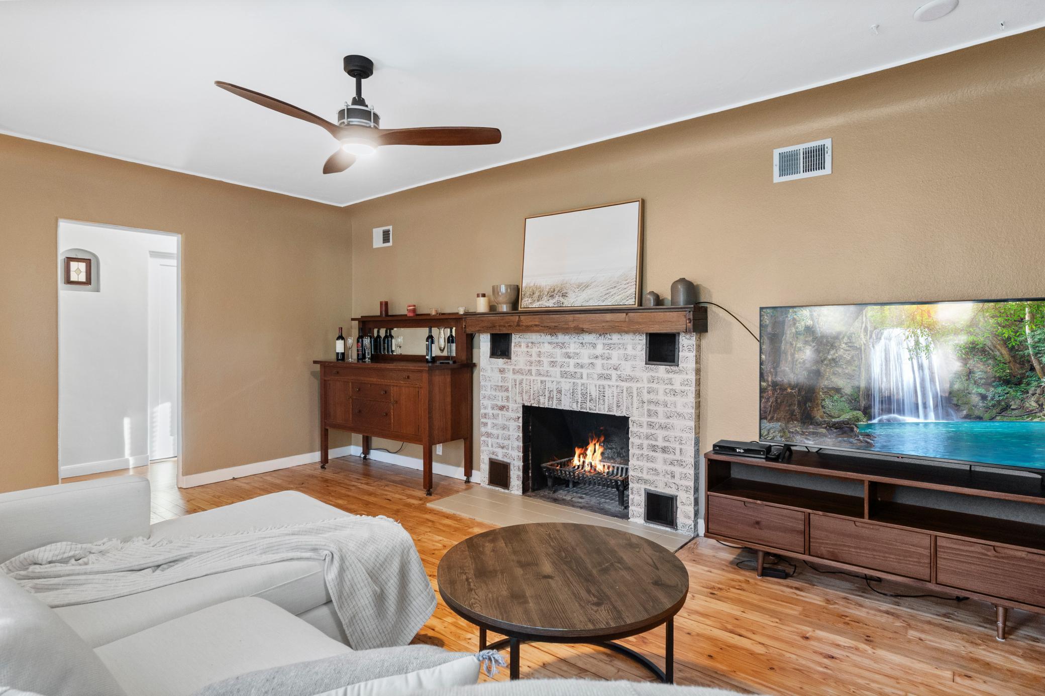 1947 single family home for sale at 1019 Ash Street in Alexandria, MN — 3 bed, 2 bath (photo 17 of 86)