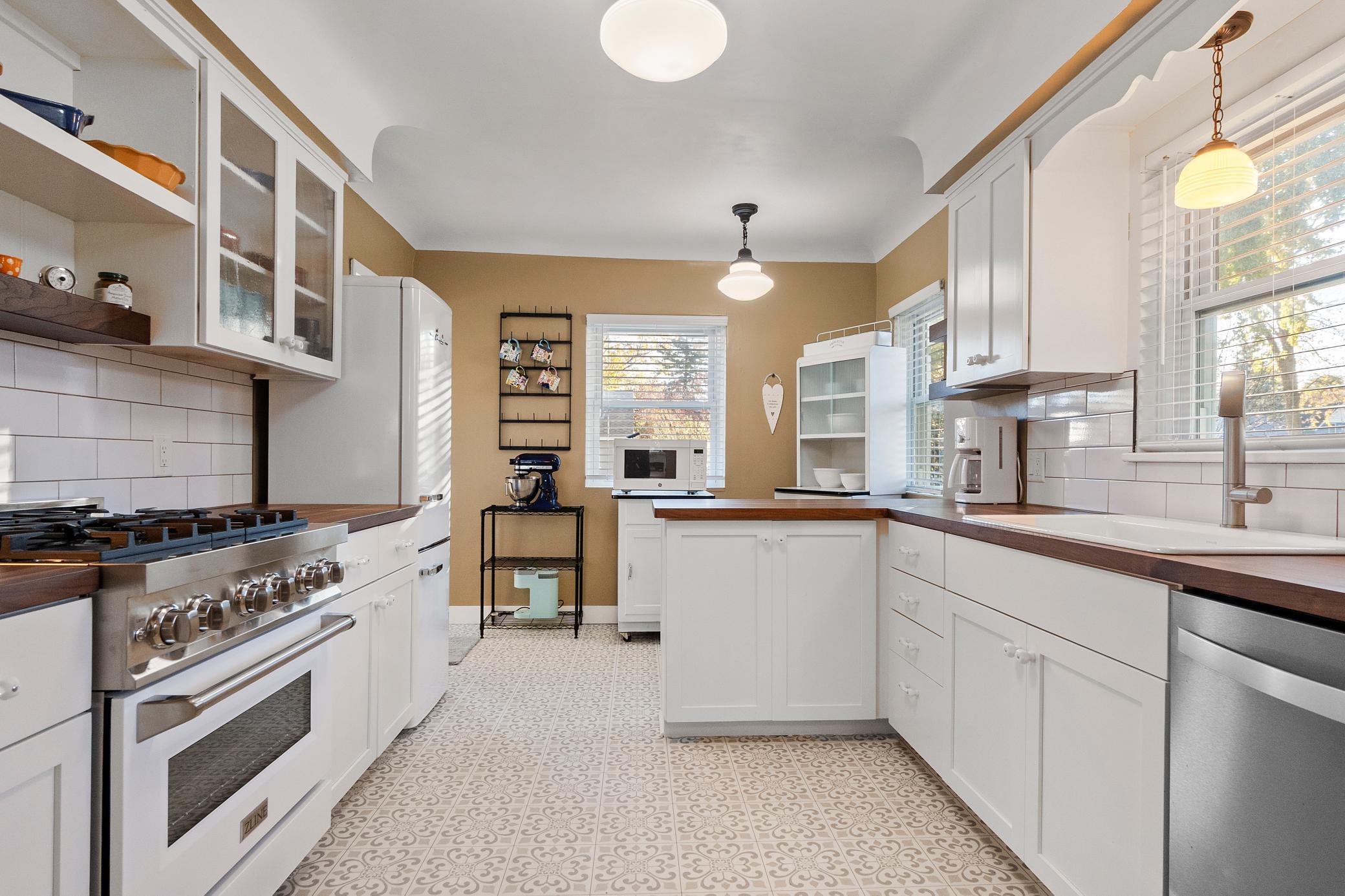 1947 single family home for sale at 1019 Ash Street in Alexandria, MN — 3 bed, 2 bath (photo 21 of 86)