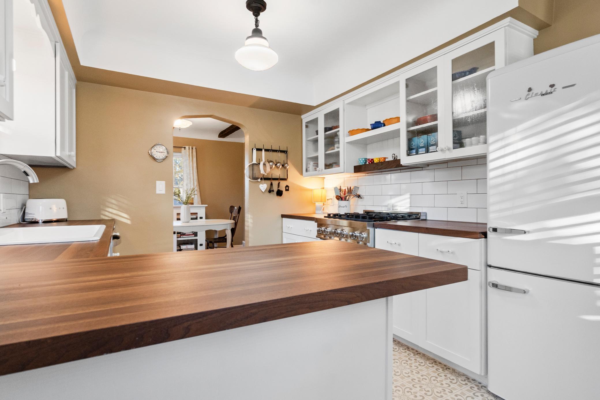 1947 single family home for sale at 1019 Ash Street in Alexandria, MN — 3 bed, 2 bath (photo 22 of 86)