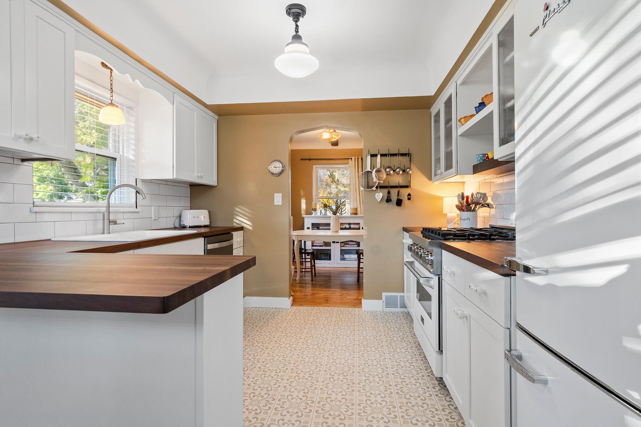 1947 single family home for sale at 1019 Ash Street in Alexandria, MN — 3 bed, 2 bath (photo 23 of 86)