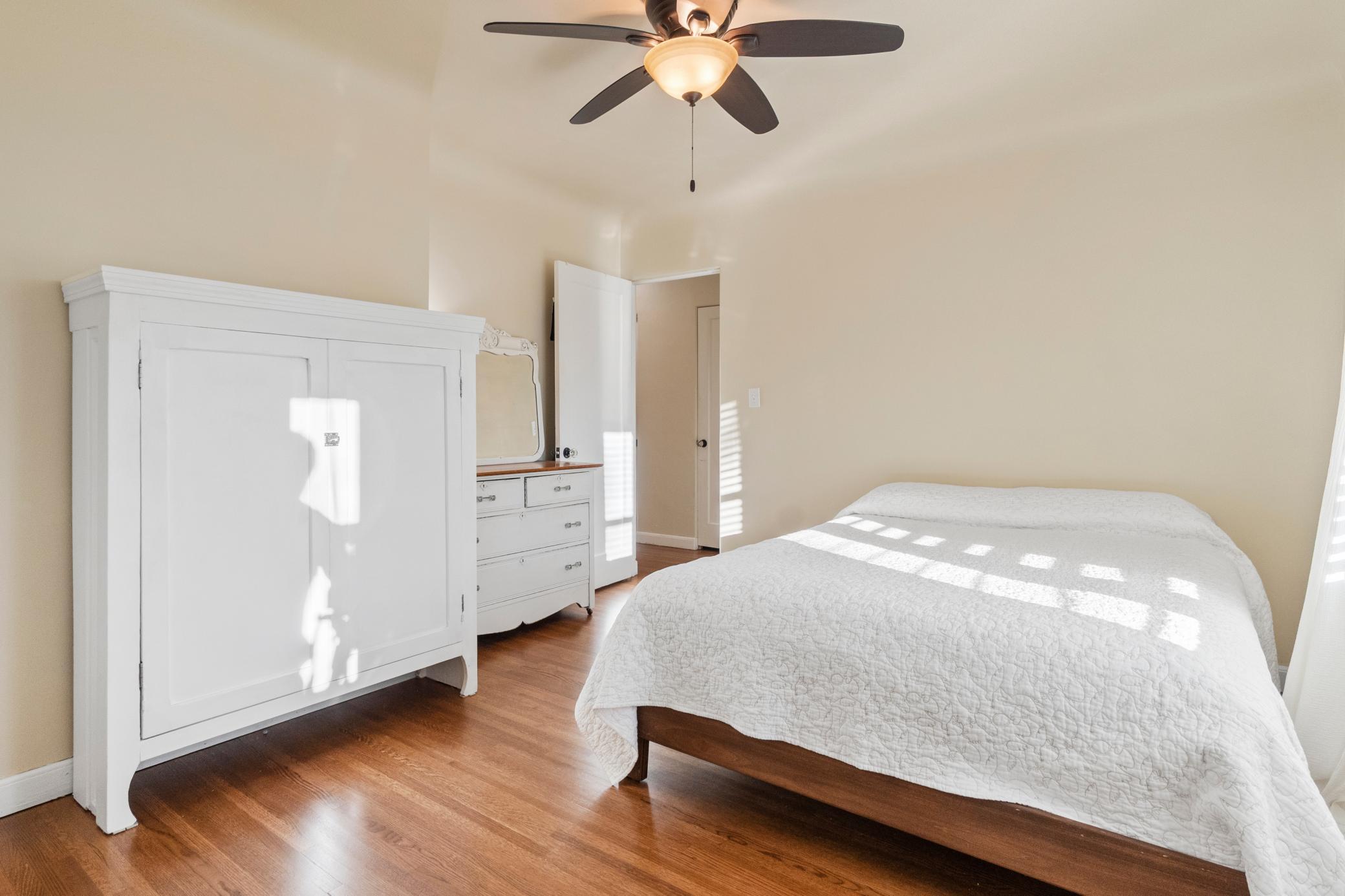 1947 single family home for sale at 1019 Ash Street in Alexandria, MN — 3 bed, 2 bath (photo 30 of 86)
