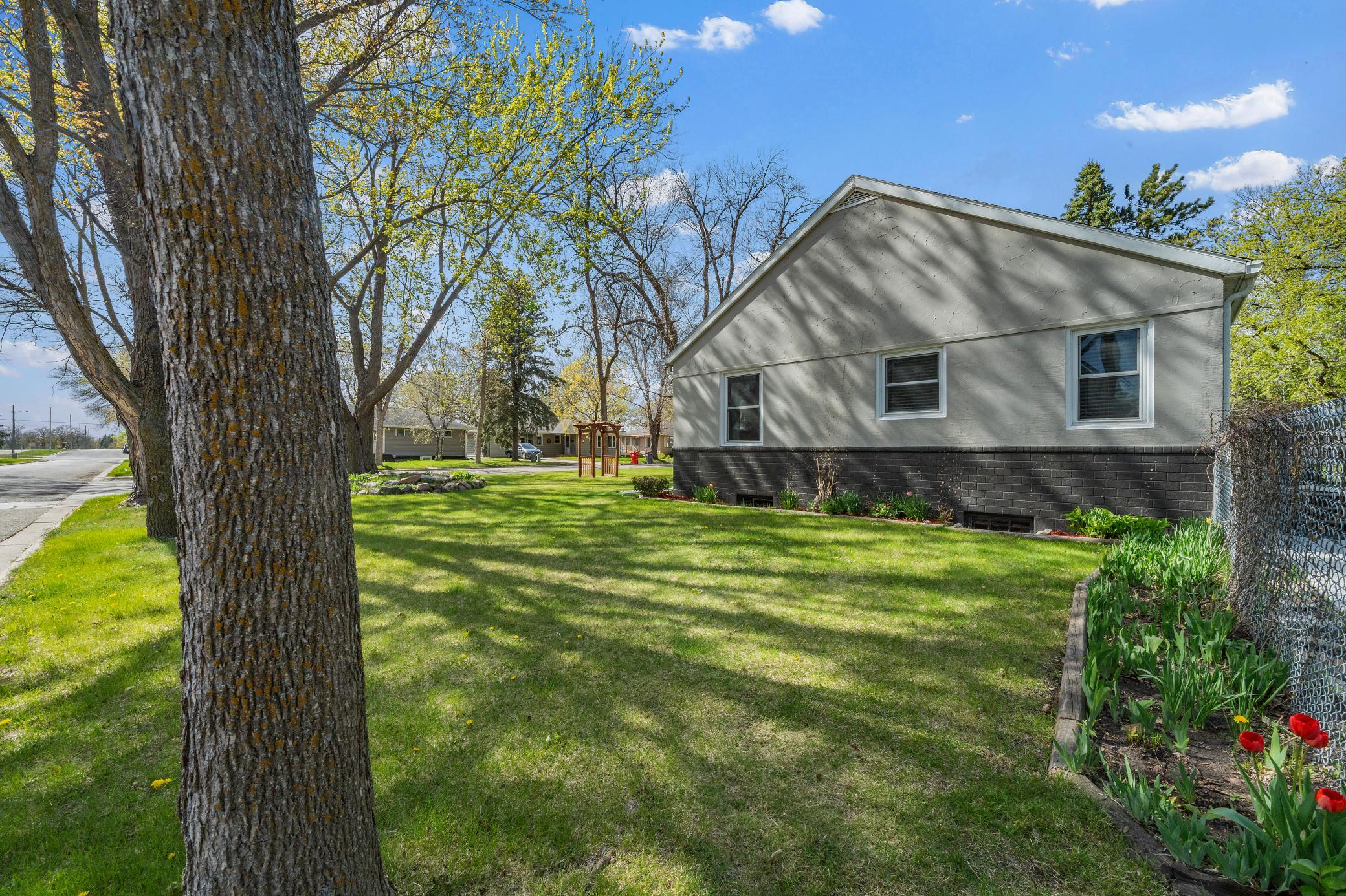 1947 single family home for sale at 1019 Ash Street in Alexandria, MN — 3 bed, 2 bath (photo 4 of 86)