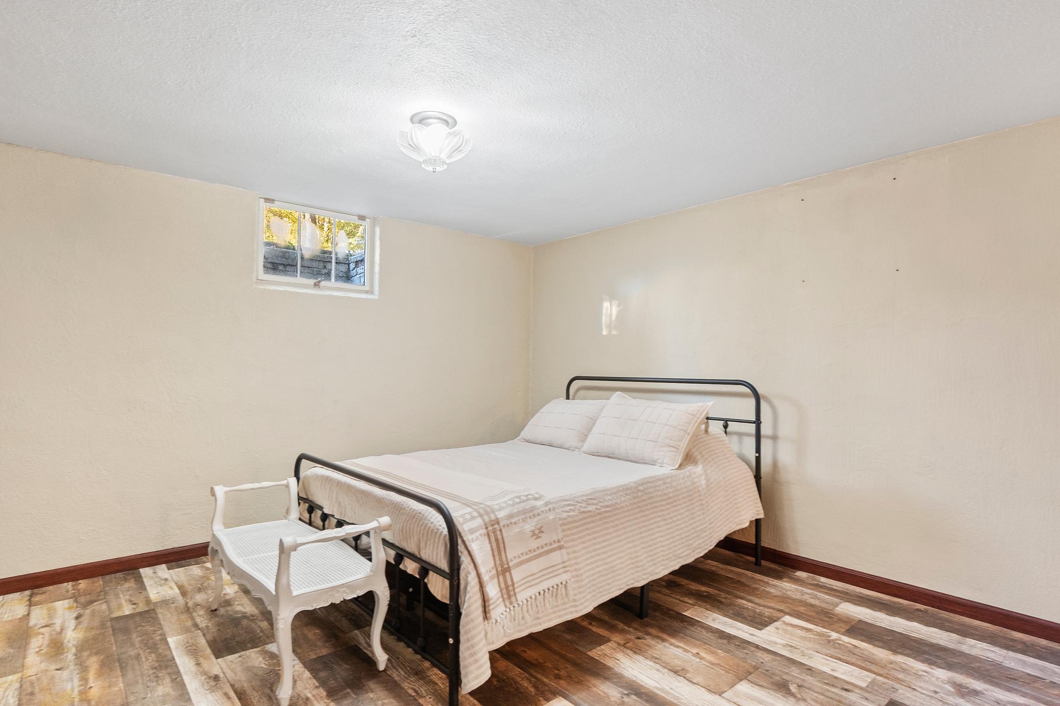 1947 single family home for sale at 1019 Ash Street in Alexandria, MN — 3 bed, 2 bath (photo 32 of 86)
