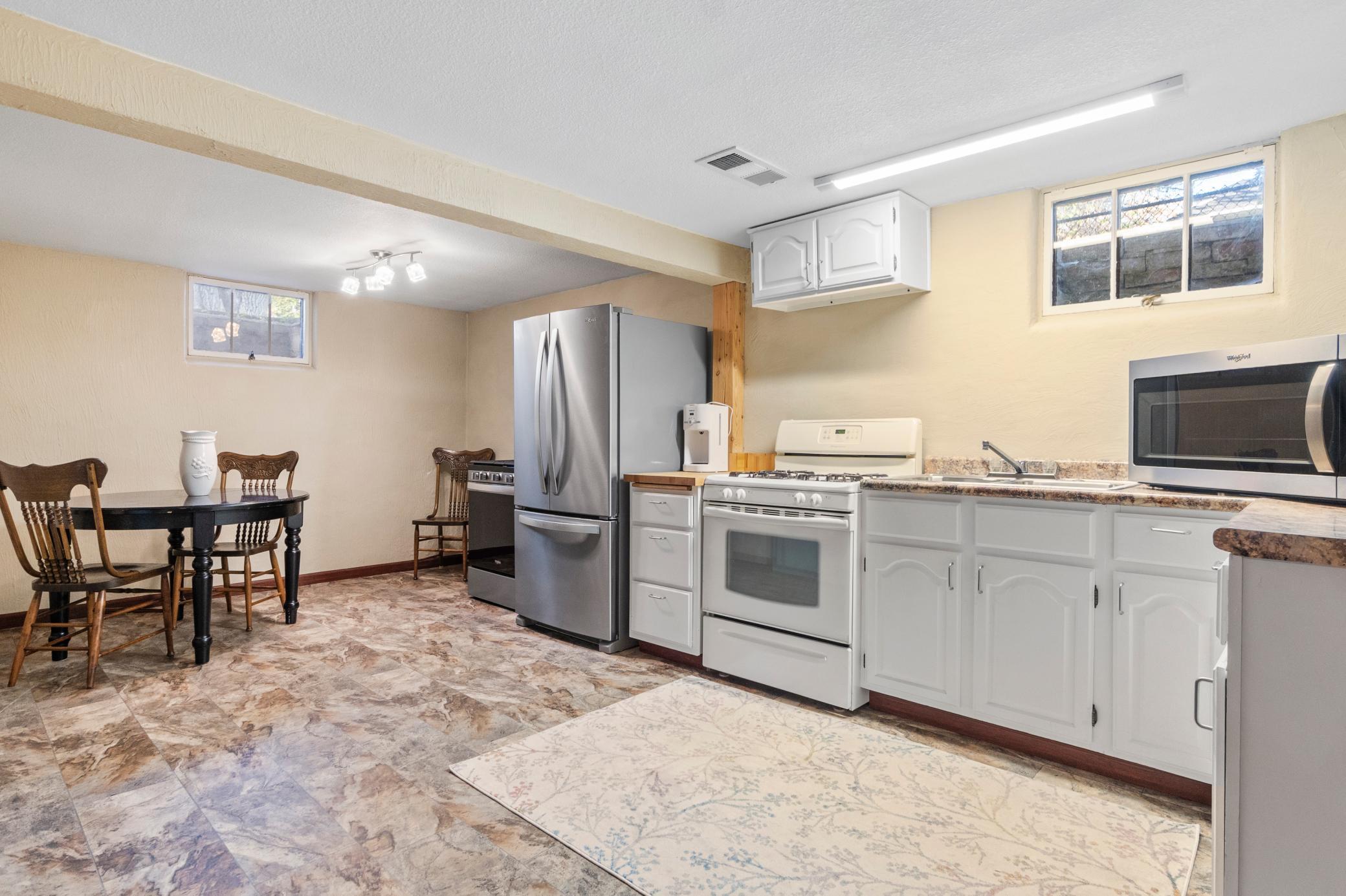 1947 single family home for sale at 1019 Ash Street in Alexandria, MN — 3 bed, 2 bath (photo 37 of 86)