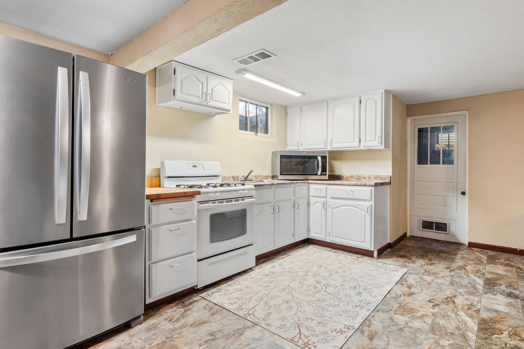1947 single family home for sale at 1019 Ash Street in Alexandria, MN — 3 bed, 2 bath (photo 39 of 86)