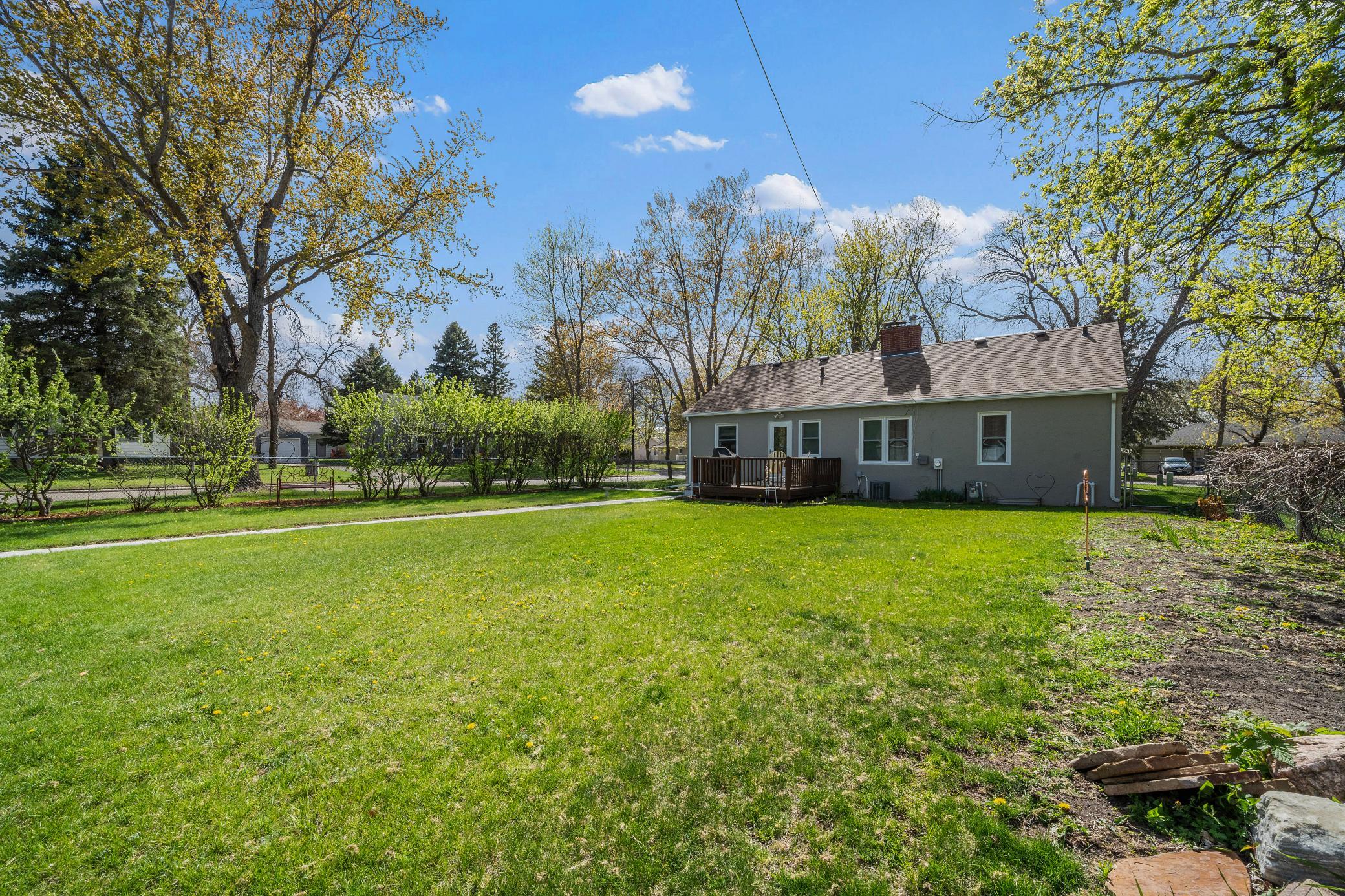 1947 single family home for sale at 1019 Ash Street in Alexandria, MN — 3 bed, 2 bath (photo 6 of 86)
