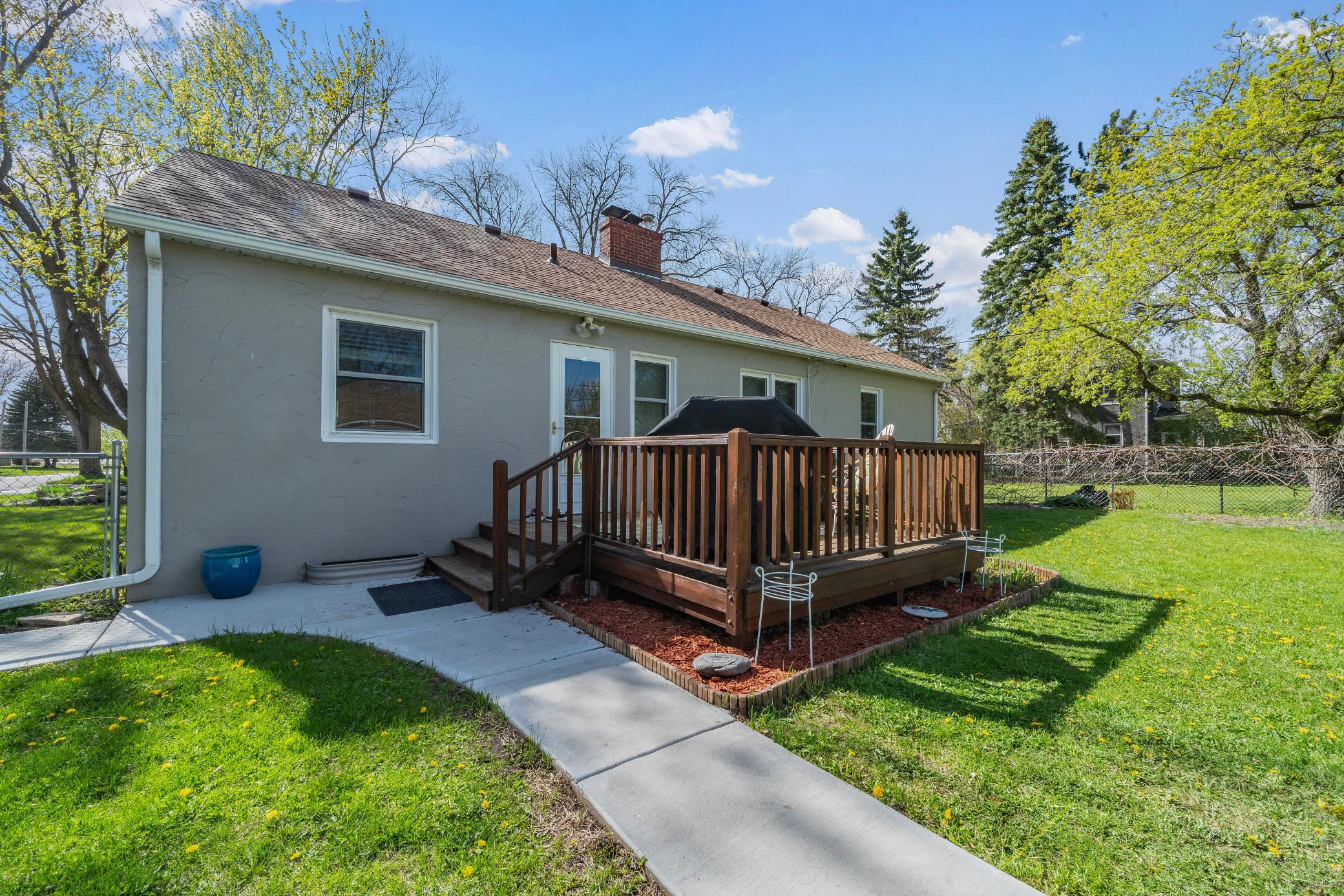 1947 single family home for sale at 1019 Ash Street in Alexandria, MN — 3 bed, 2 bath (photo 8 of 86)
