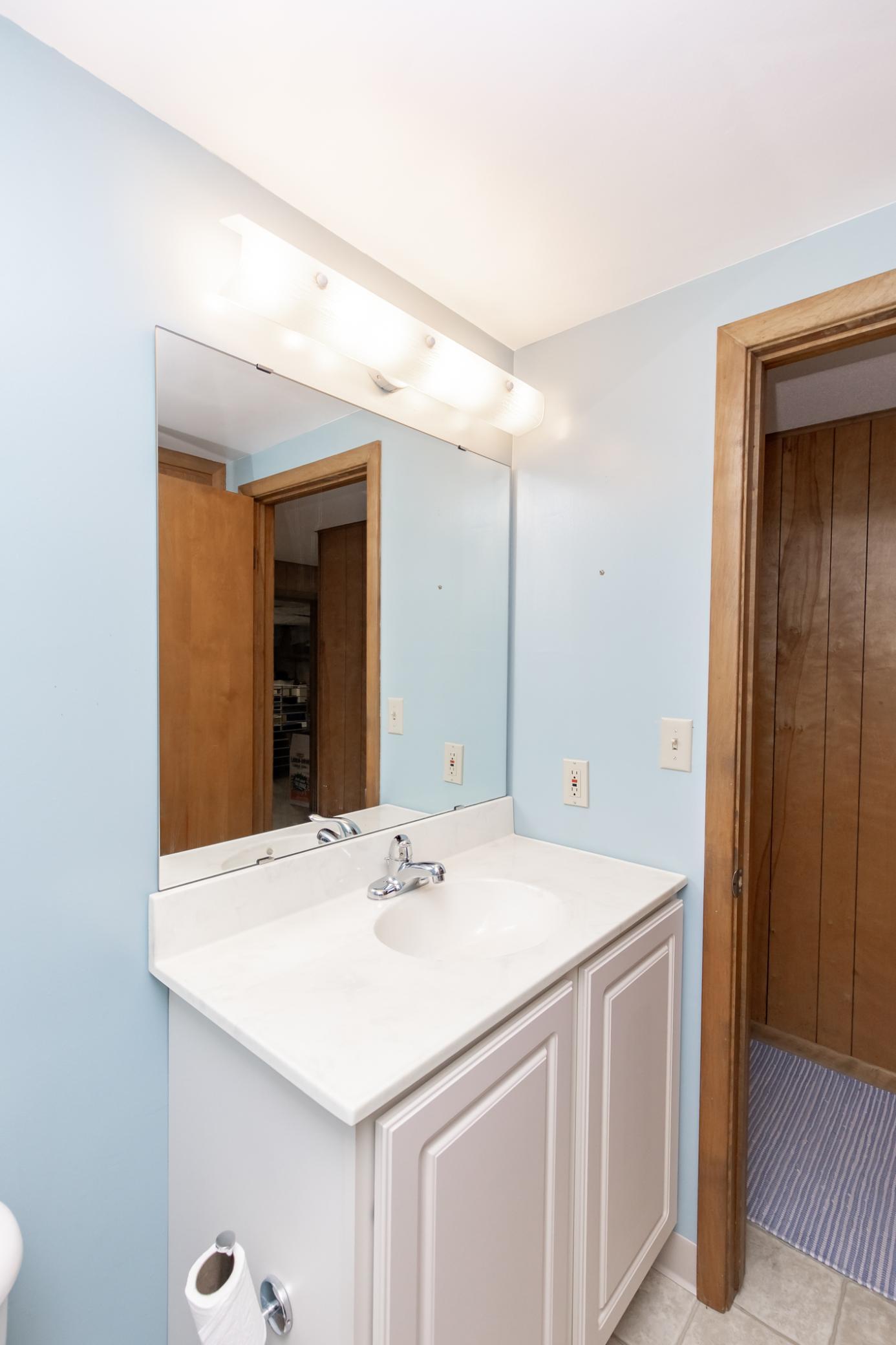 1217 Oak Street N, Fargo ND 58102 - Photo 40 of 70
