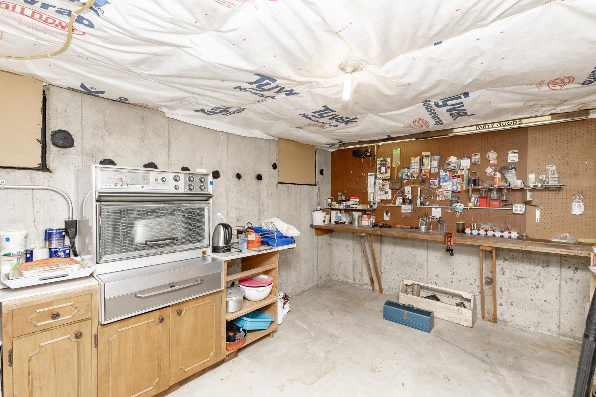 1217 Oak Street N, Fargo ND 58102 - Photo 43 of 70