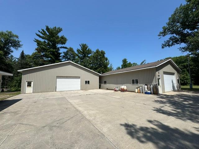 1993 single family home for sale at 57890 425th Street in New York Mills, MN — 5 bed, 2 bath (photo 8 of 51)