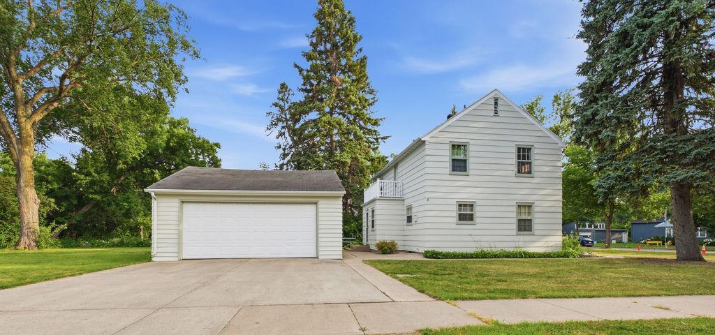 1002 10th Street S, Moorhead MN 56560 - Photo 3 of 27