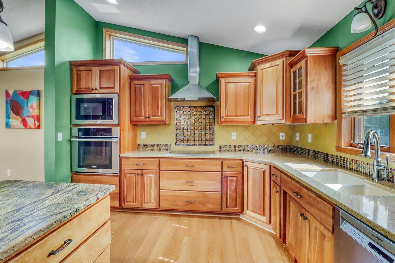 3902 6th Street S, Moorhead MN 56560 - Photo 2 of 60
