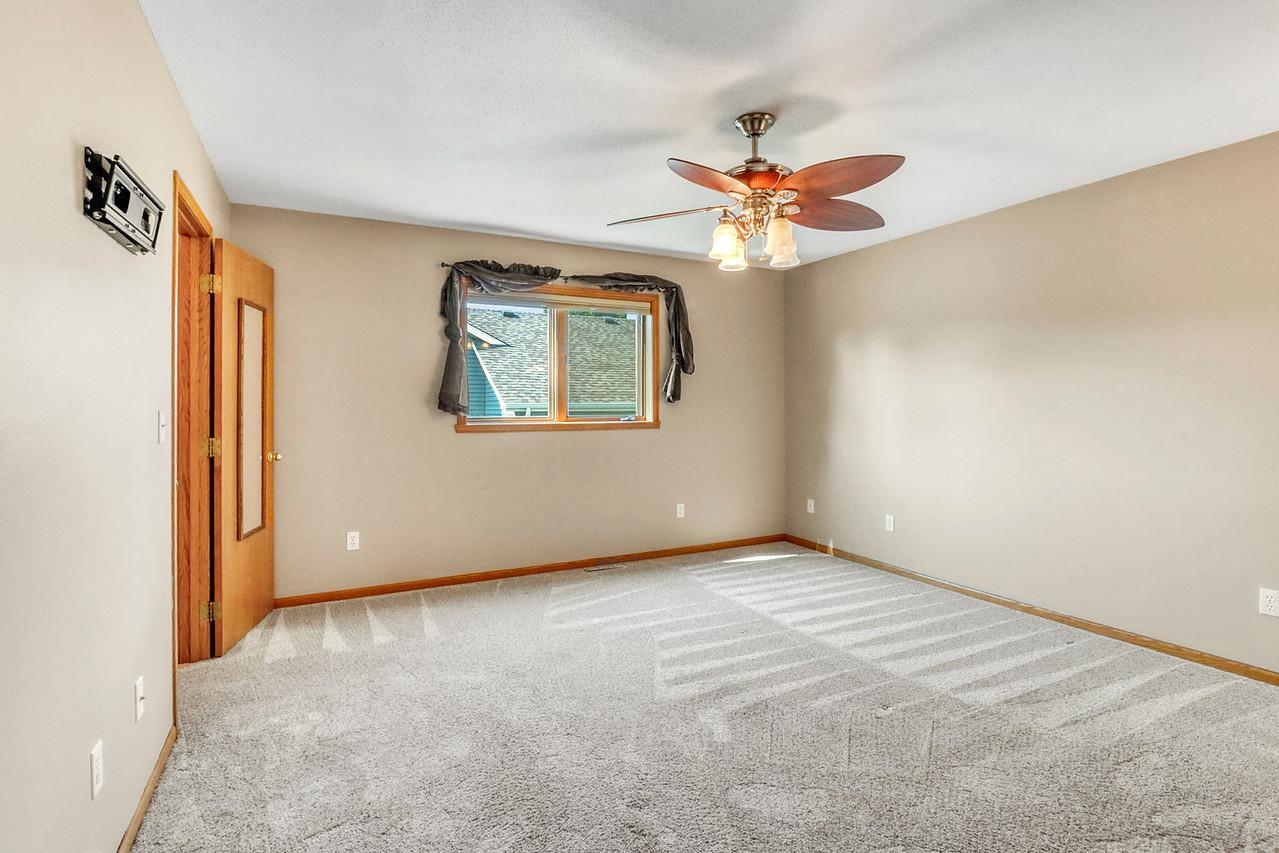 3902 6th Street S, Moorhead MN 56560 - Photo 22 of 60